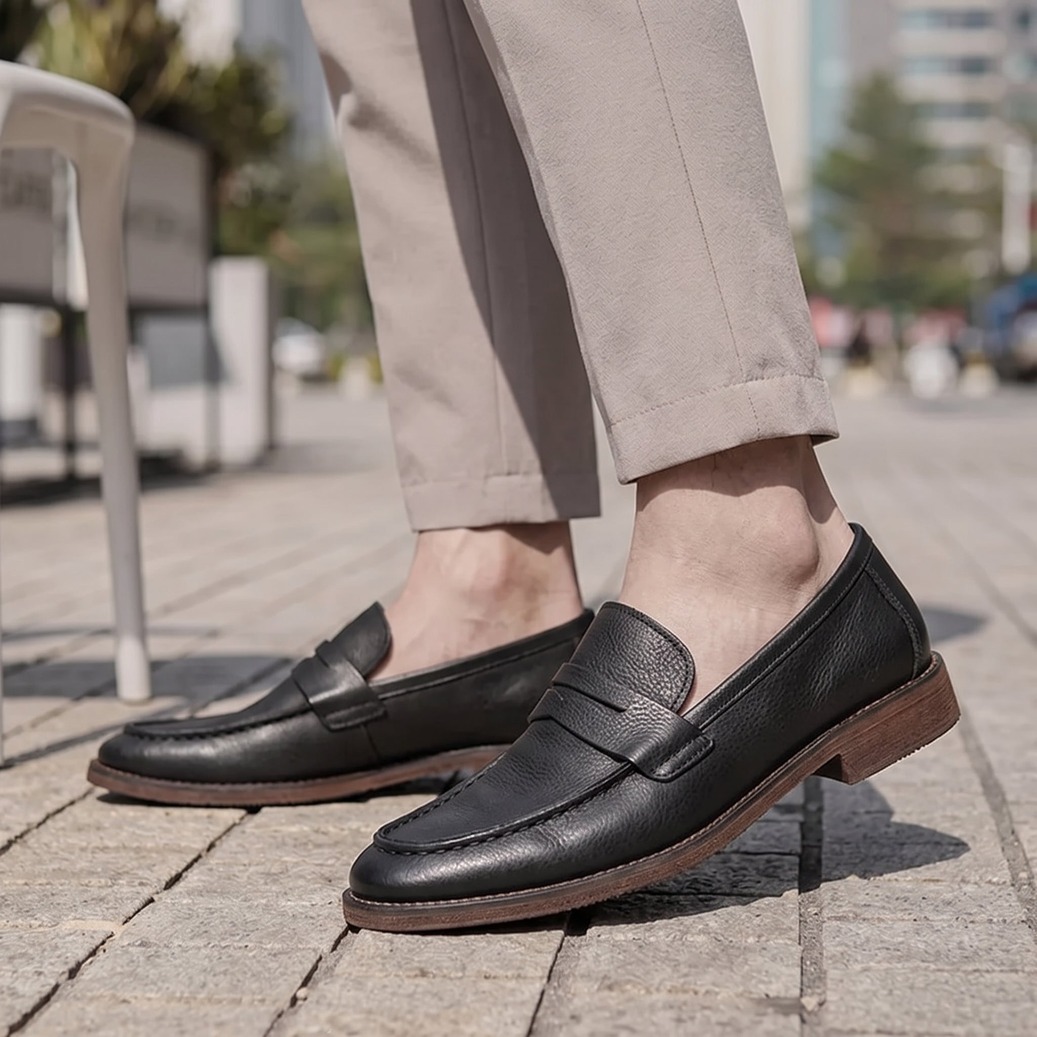 Men's Black Apron-Toe Pebbled Leather Penny Loafers — Lanyon