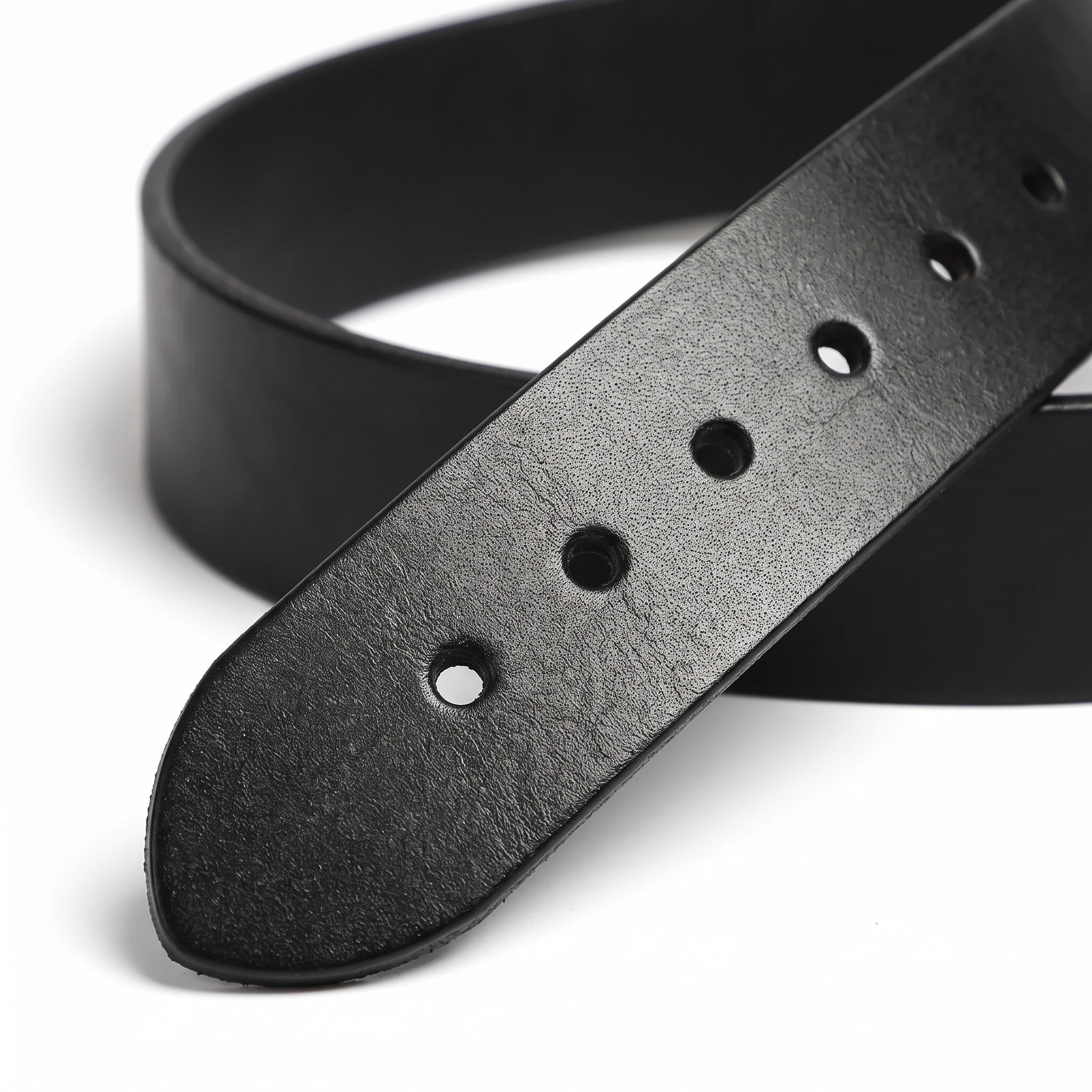 Men's Black Buckle-less Leather Belt — Tennyson
