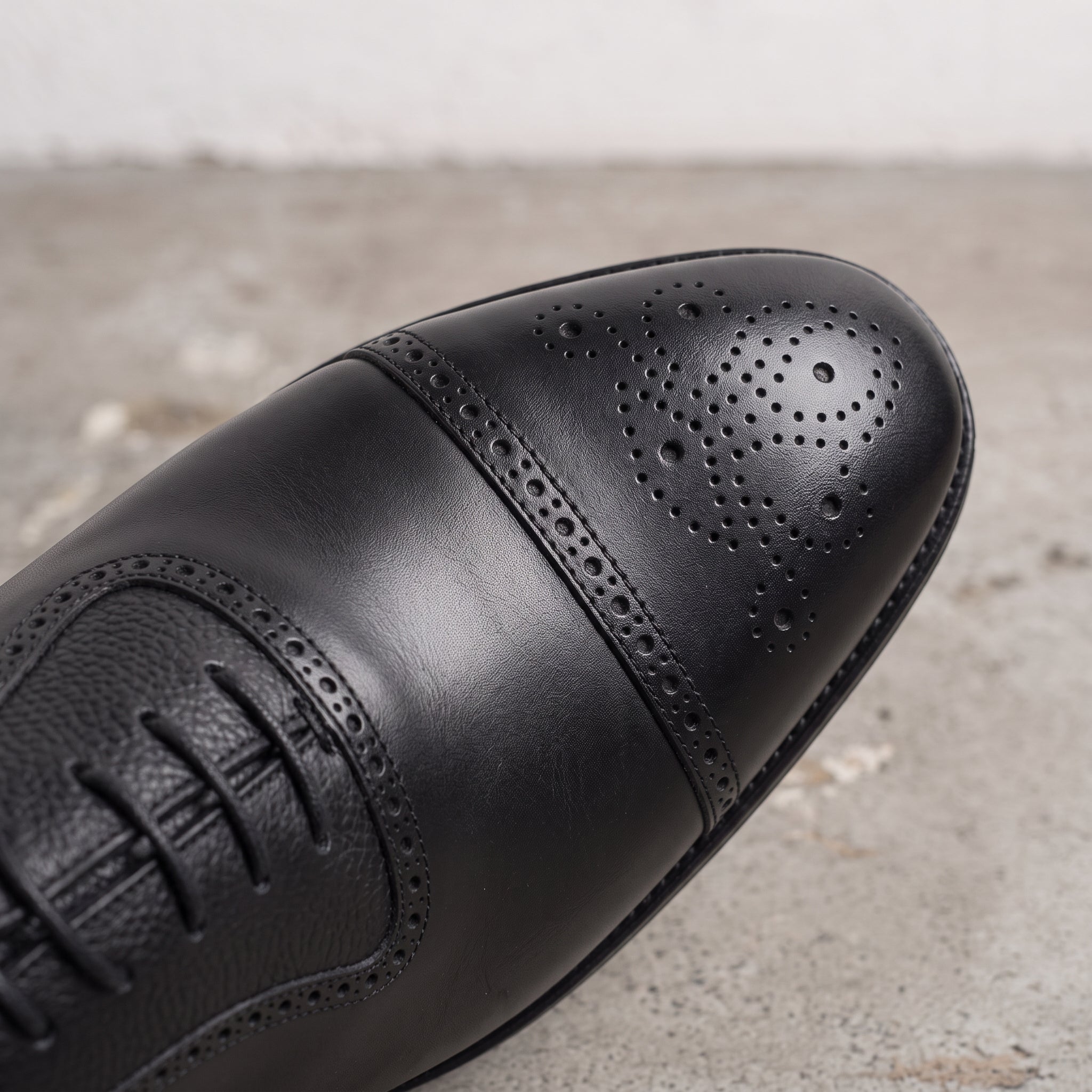 Men's Black Cap-Toe Pebbled Leather Brogue Oxfords — Faversham