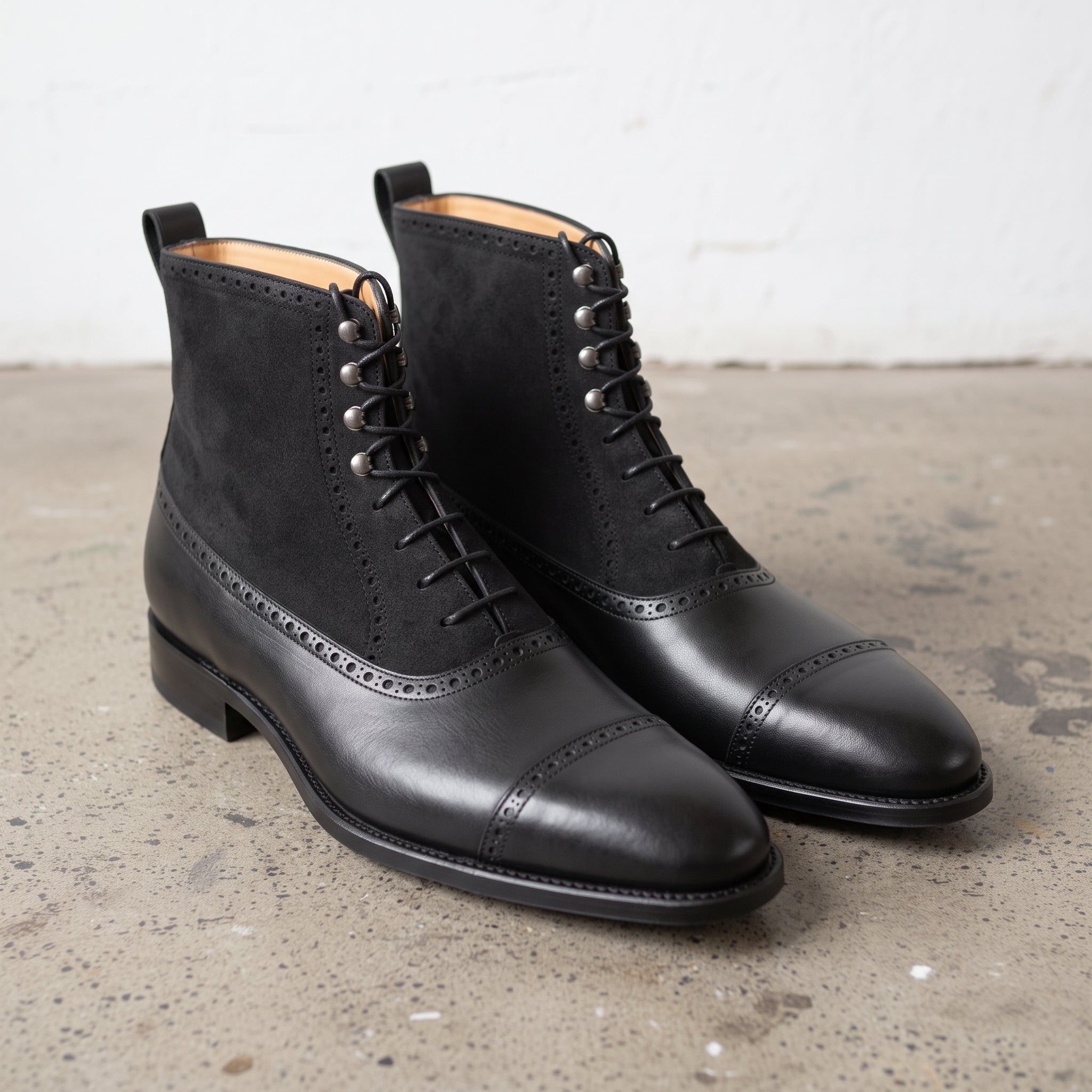 Men's Black Cap-Toe Leather Lace-Up Boots — Newington