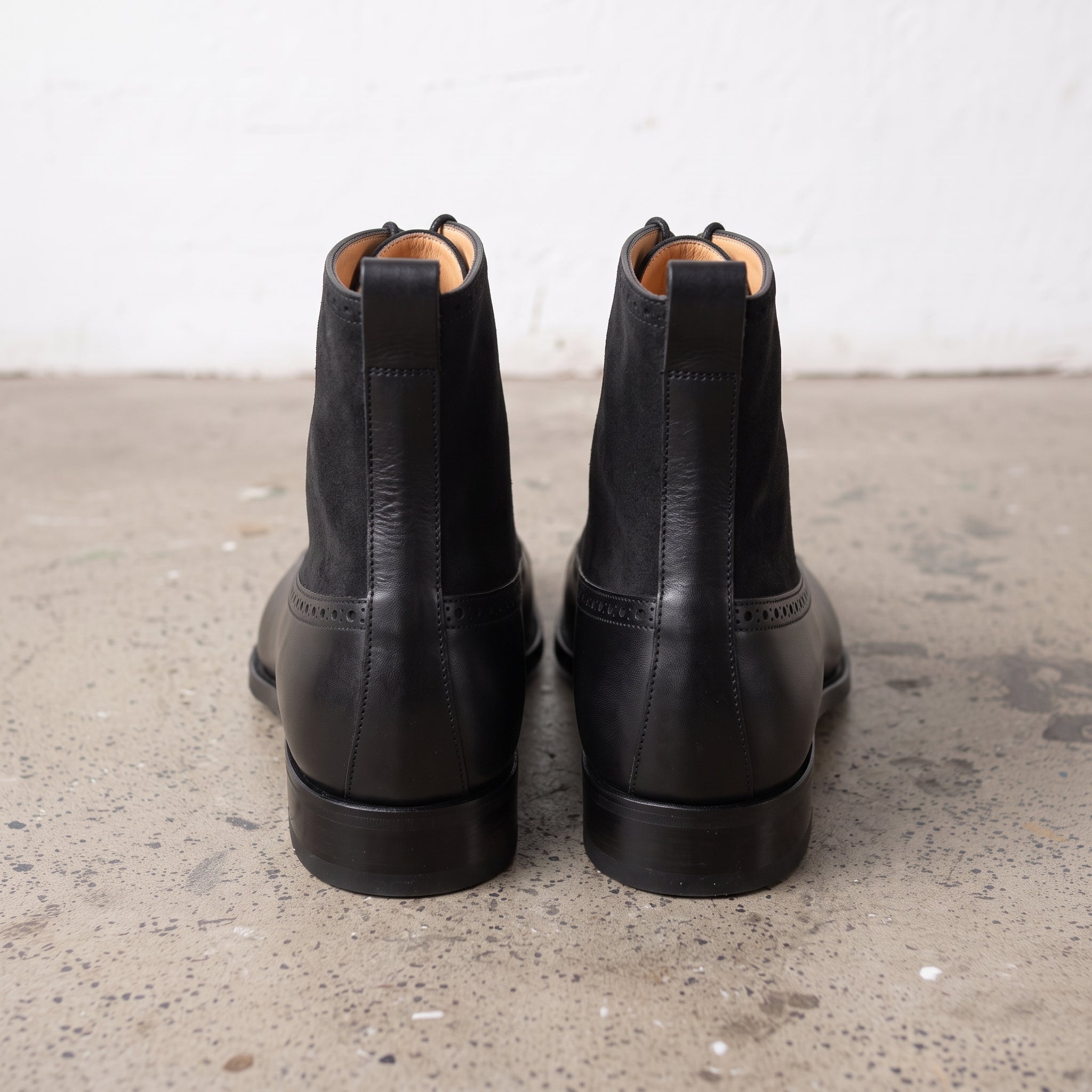 Men's Black Cap-Toe Leather Lace-Up Boots — Newington