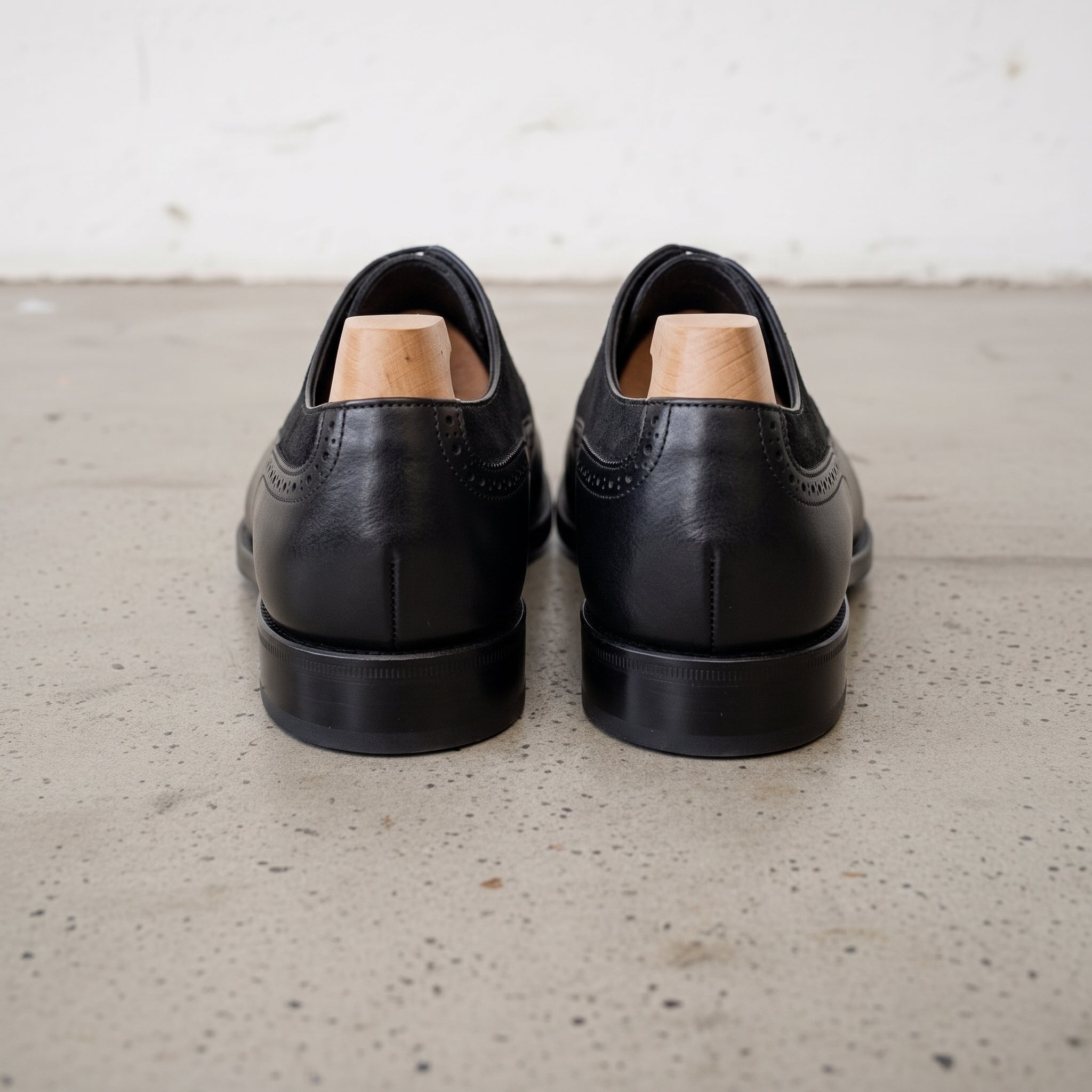 Men's Black Cap-Toe Leather Oxfords — Insley