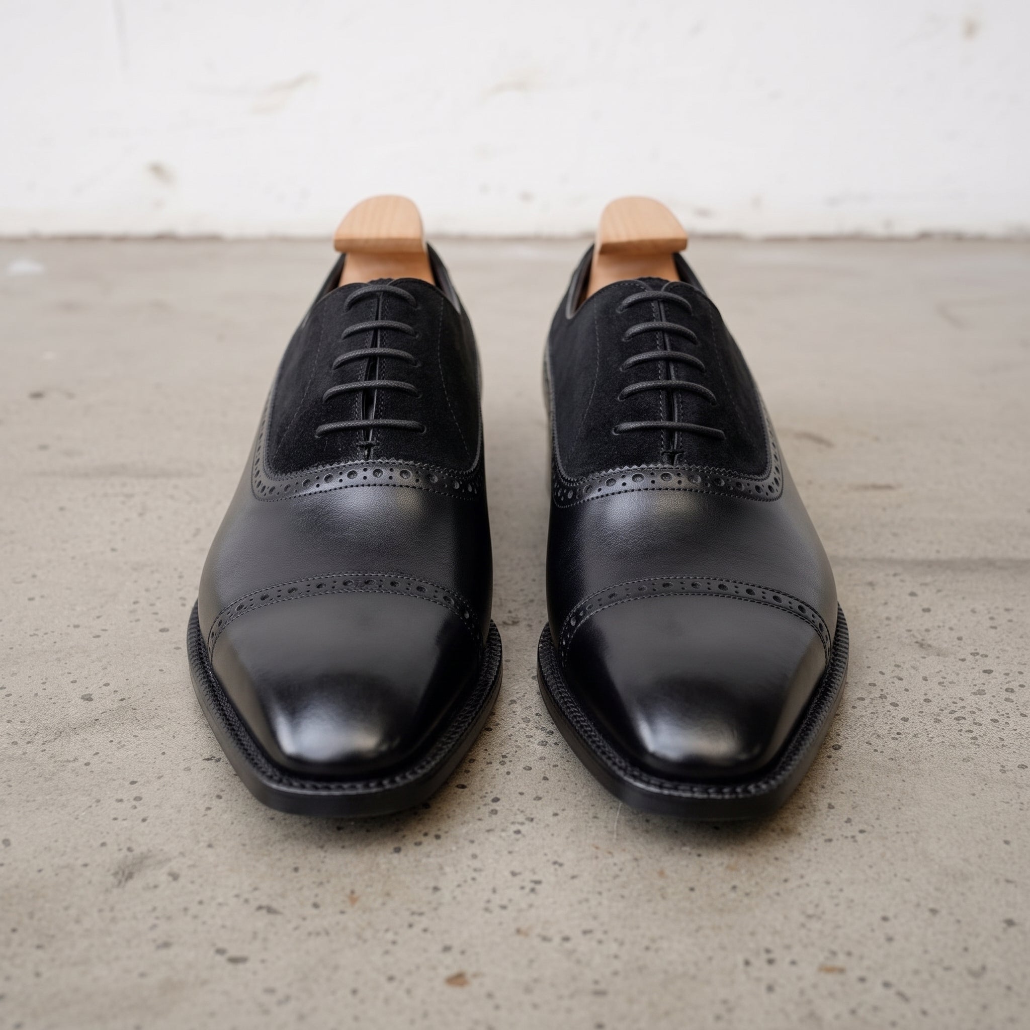 Men's Black Cap-Toe Leather Oxfords — Insley