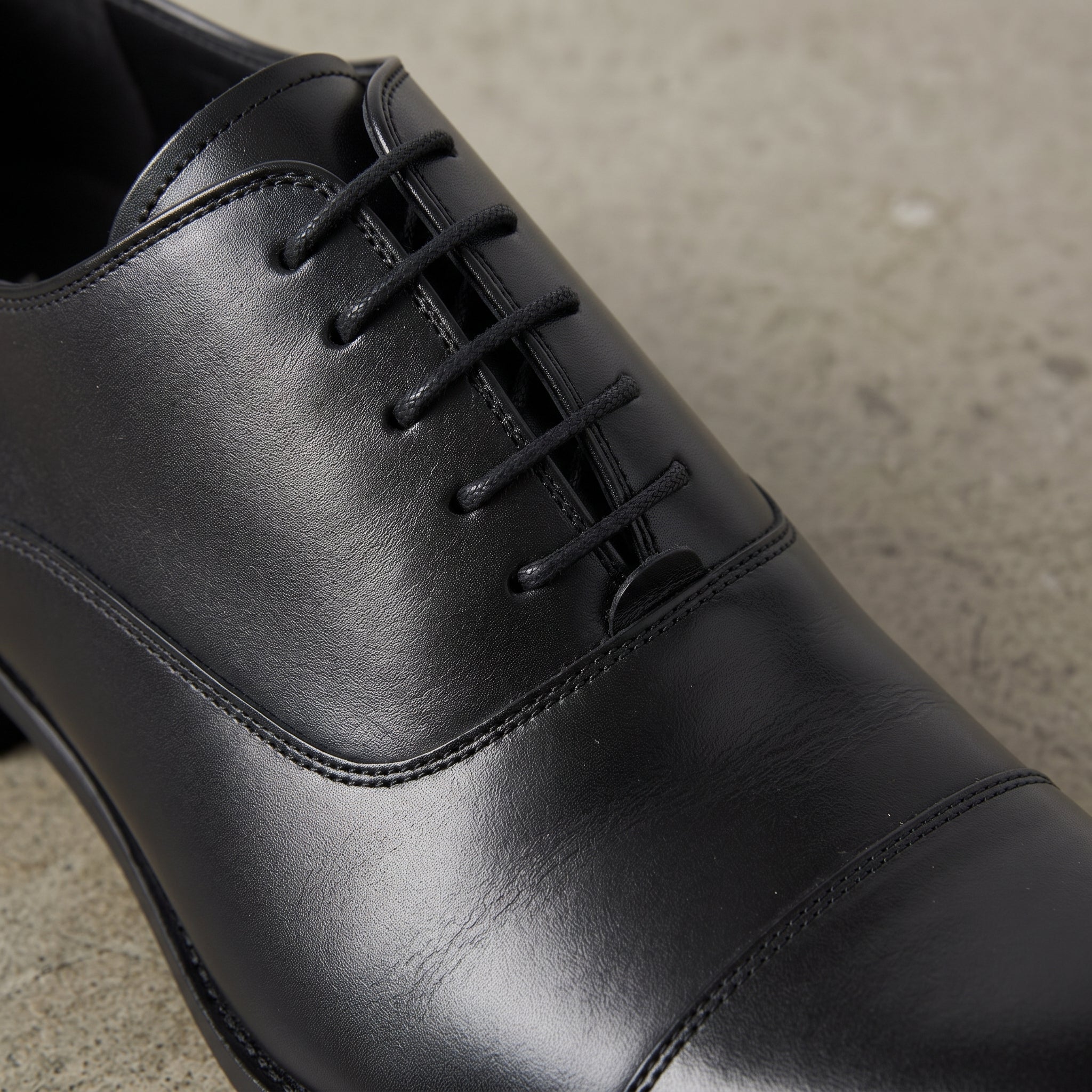 Men's Black Cap-Toe Leather Oxfords — Oakes