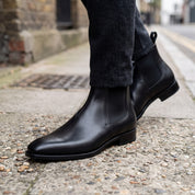 Men's Black Plain-Toe Leather Chelsea Boots — Hockin