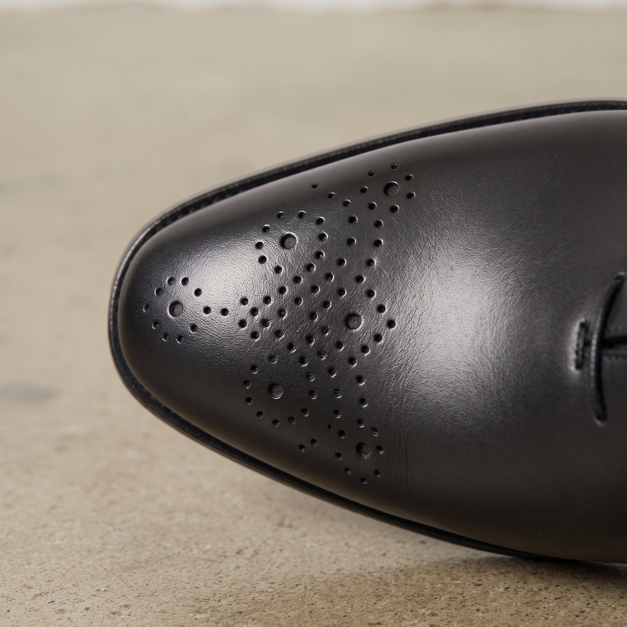 Men's Black Cap-Toe Leather Oxfords — Tyrrell