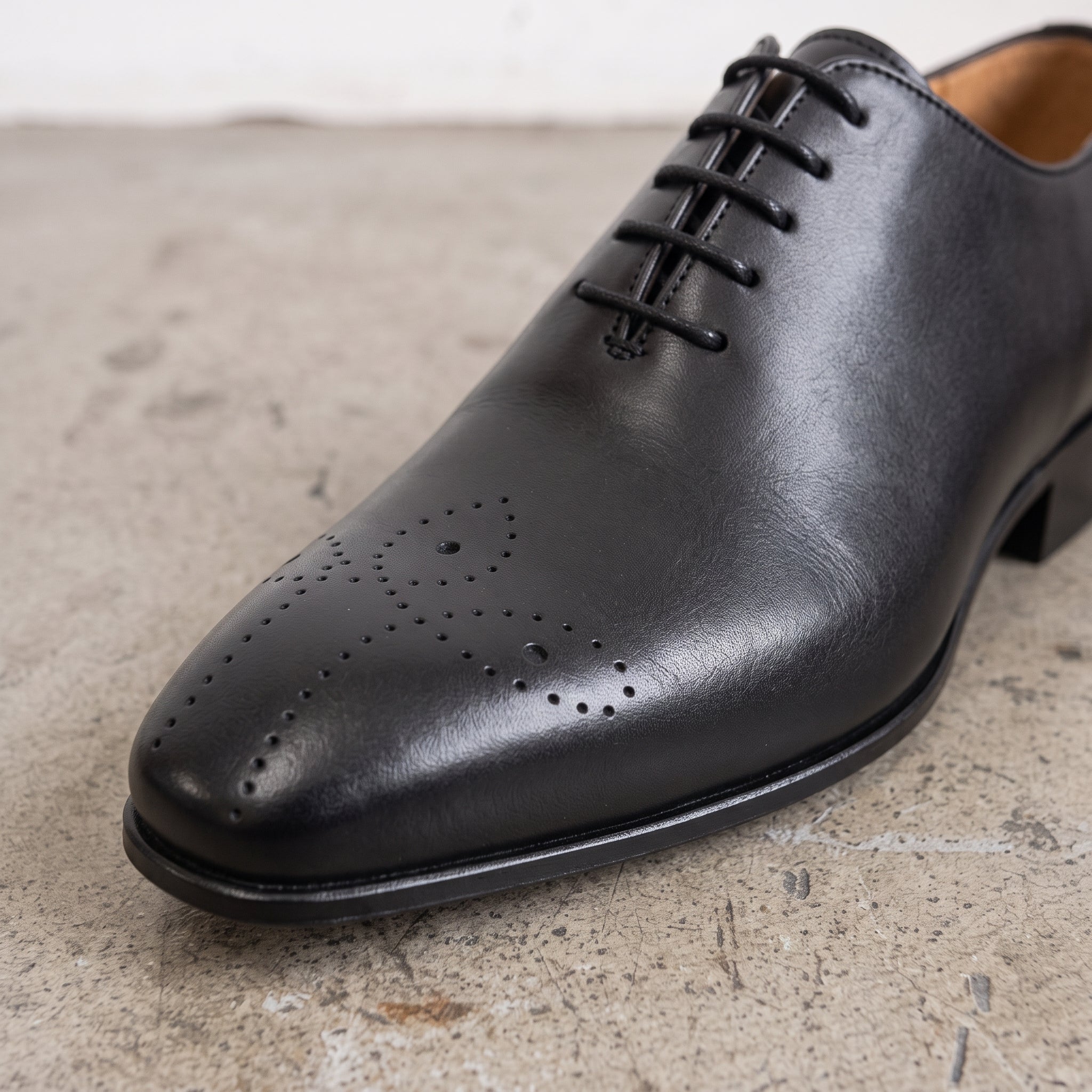 Men's Black Cap-Toe Brogue Leather Oxfords — Sheringham