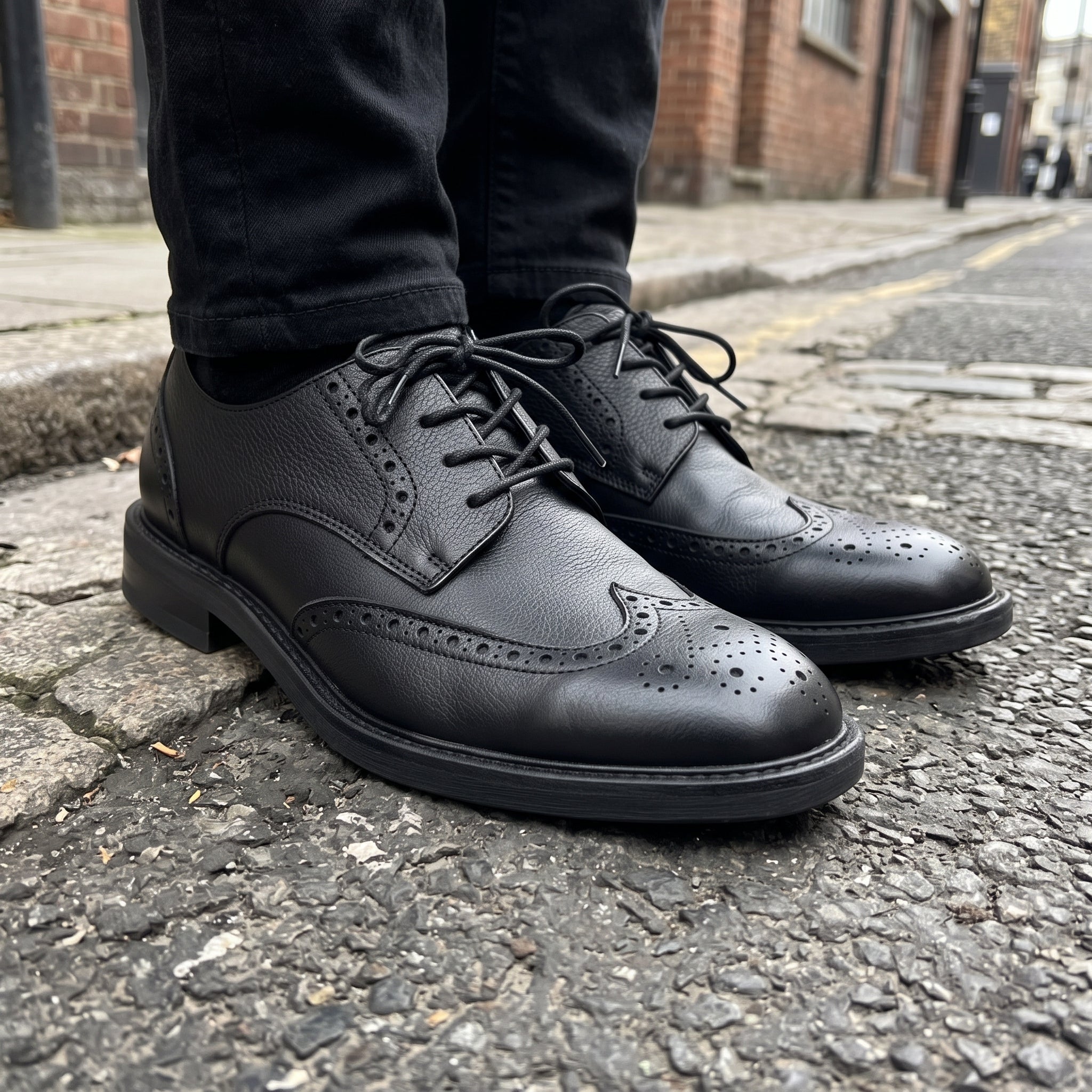 Men's Black Pebbled Leather Wingtip Brogue Derbys — Dalesford