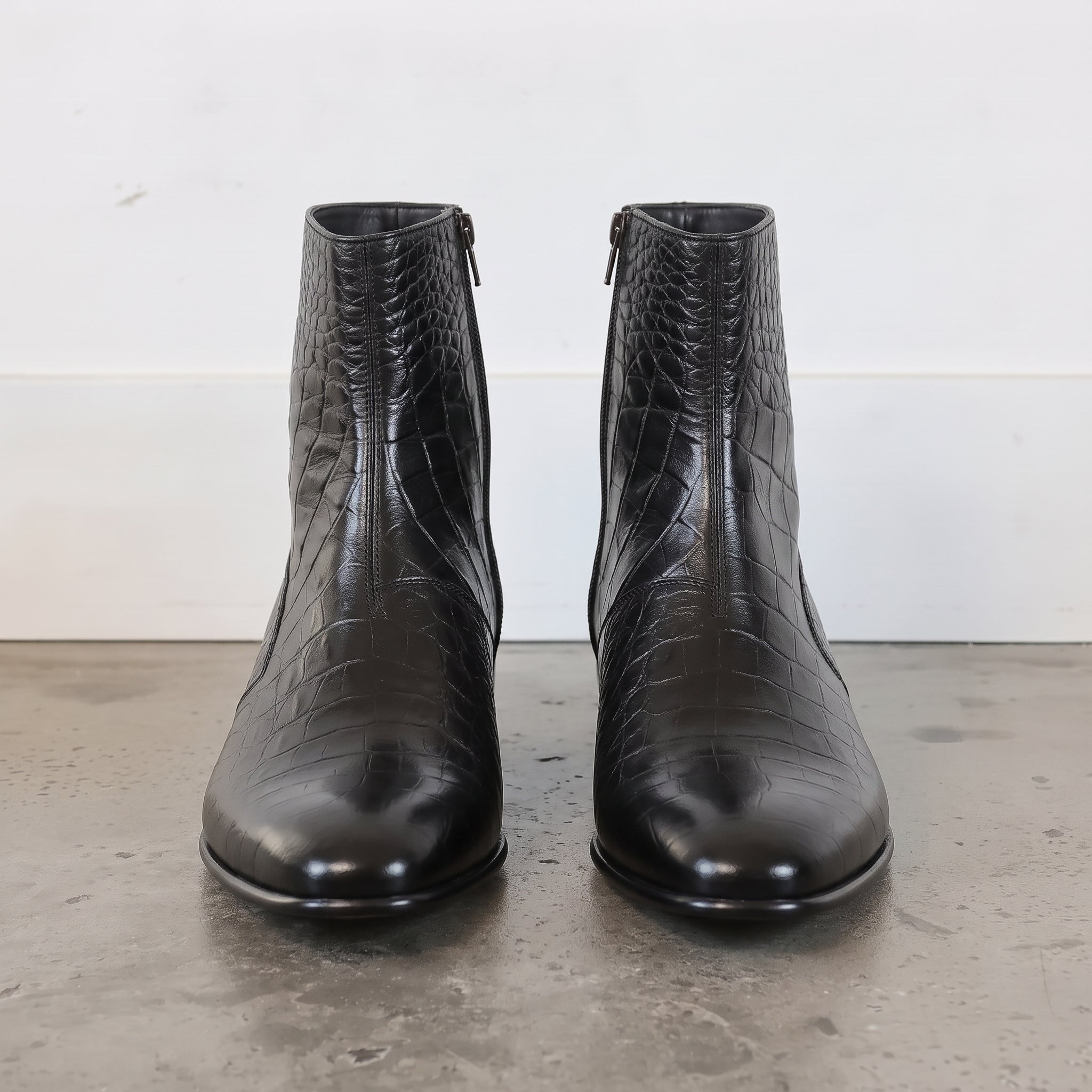 Men's Black Plain-Toe Crocodile-Embossed Leather Ankle Boots — Chilcombe
