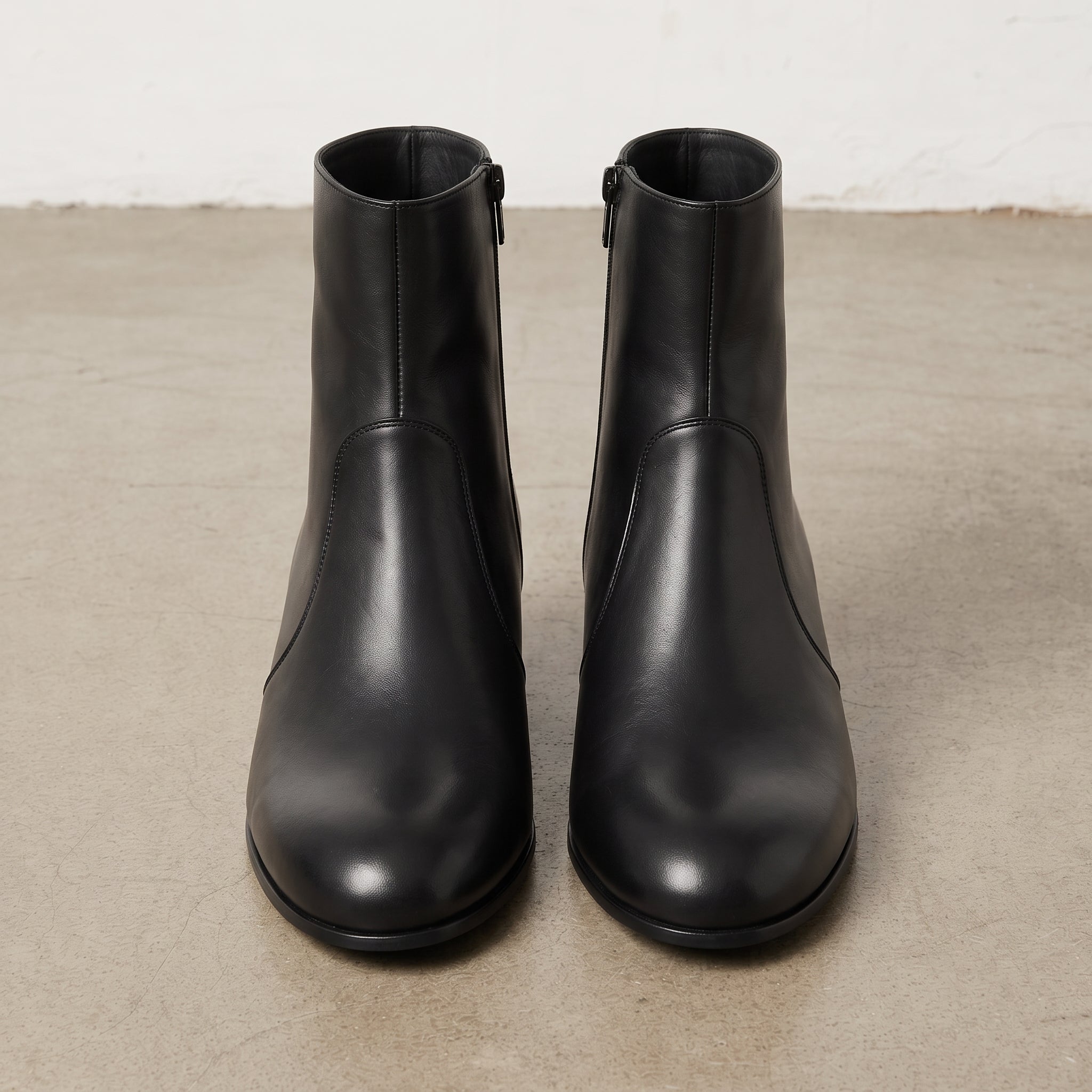Men's Black Plain-Toe Leather 1.5 -2 Inch Heeled Ankle Boots — Buchanan