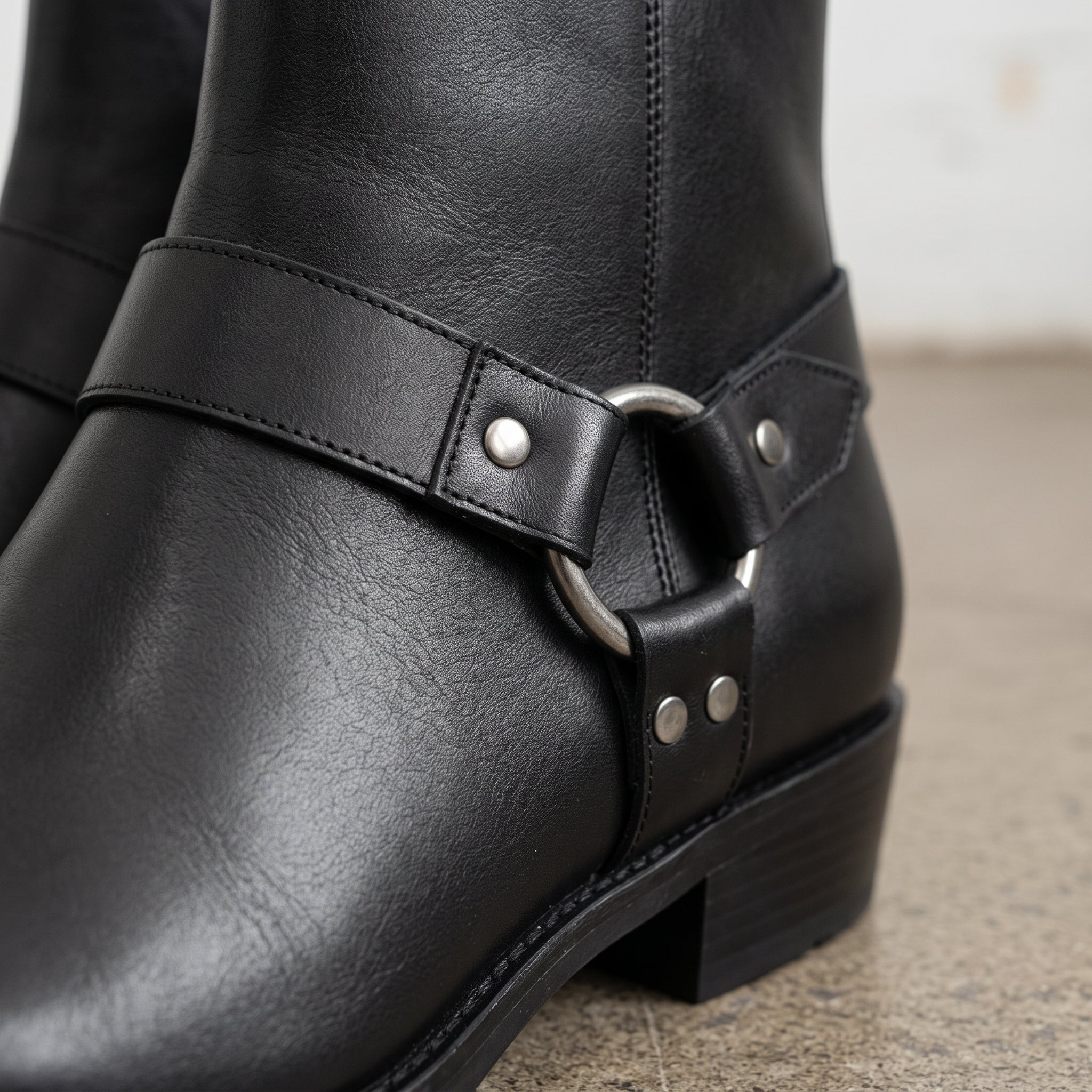 Men's Black Plain-Toe Leather Ankle Biker Boots — Atherton