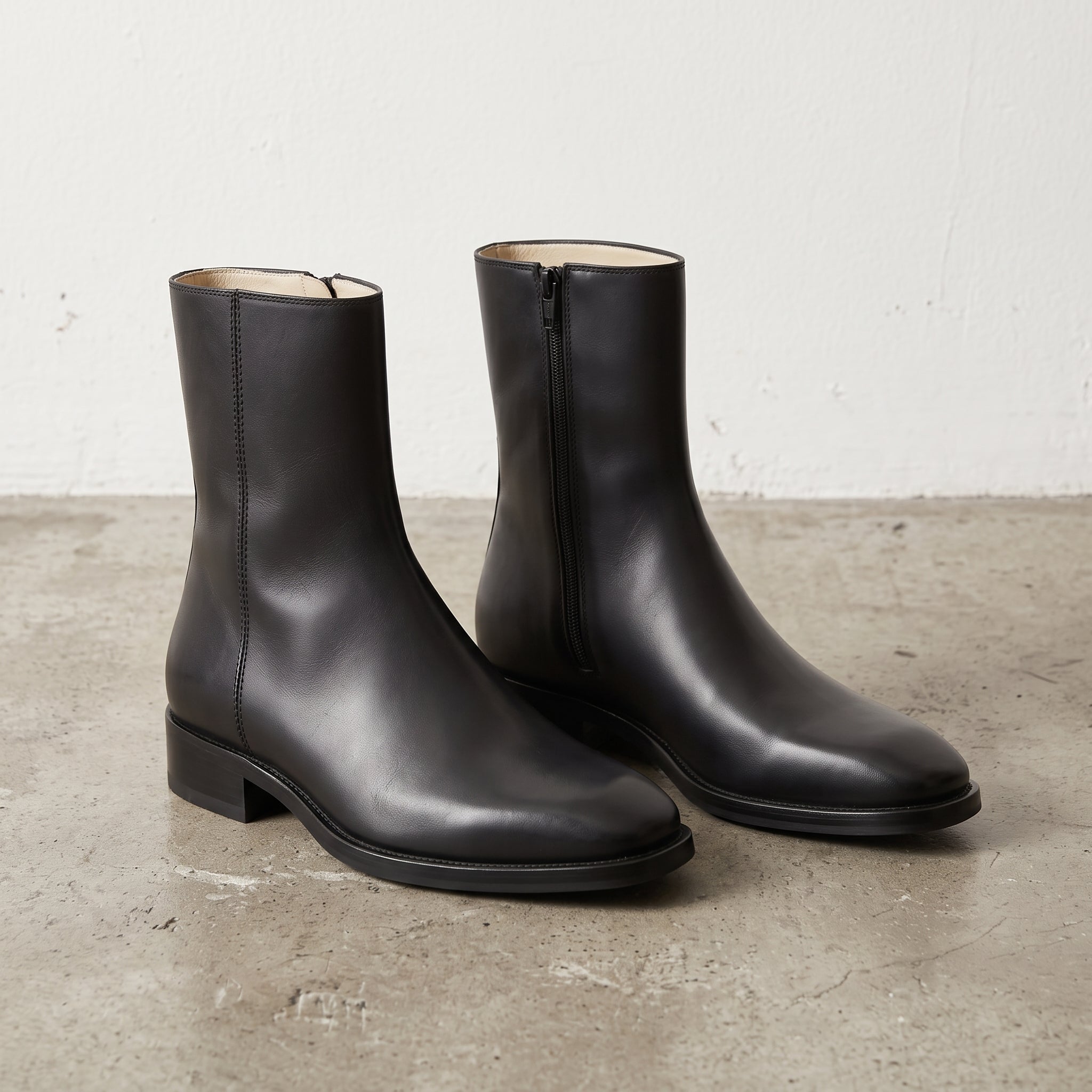 Men's Black Plain-Toe Leather Ankle Boots — Billingsley