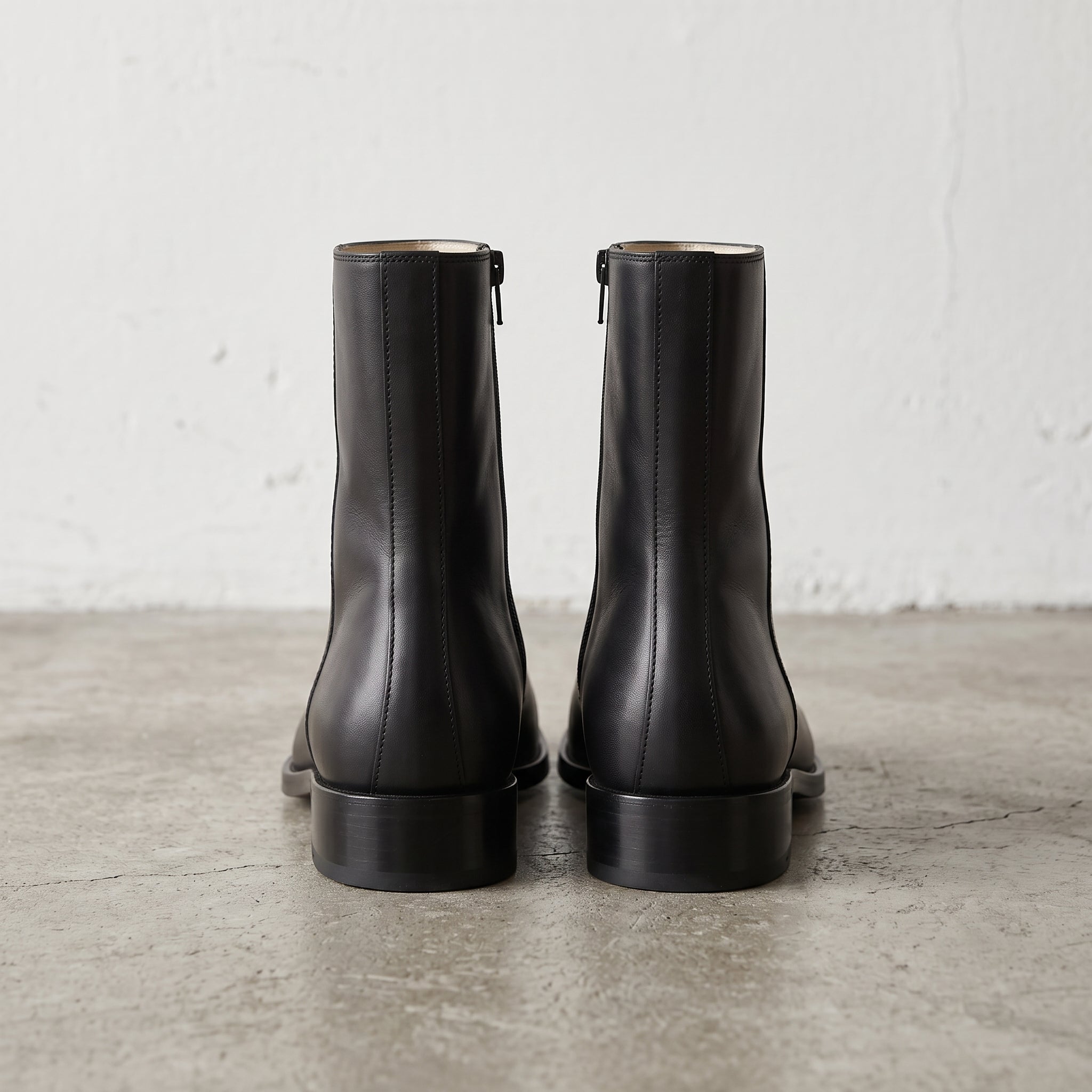 Men's Black Plain-Toe Leather Ankle Boots — Billingsley