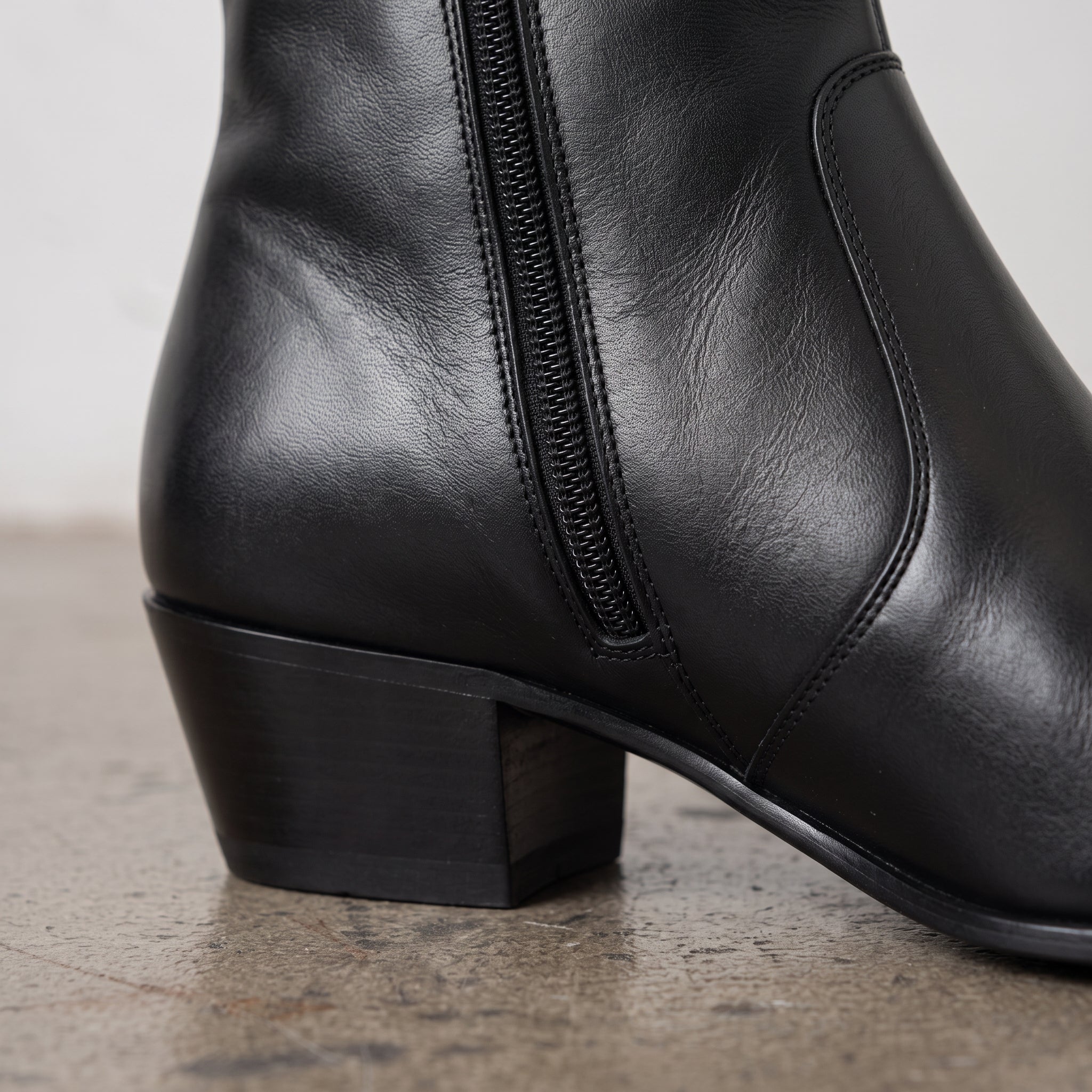 Men's Black Plain-Toe Leather Ankle Boots — Rugby