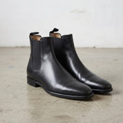 Men's Black Plain-Toe Leather Chelsea Boots — Allan