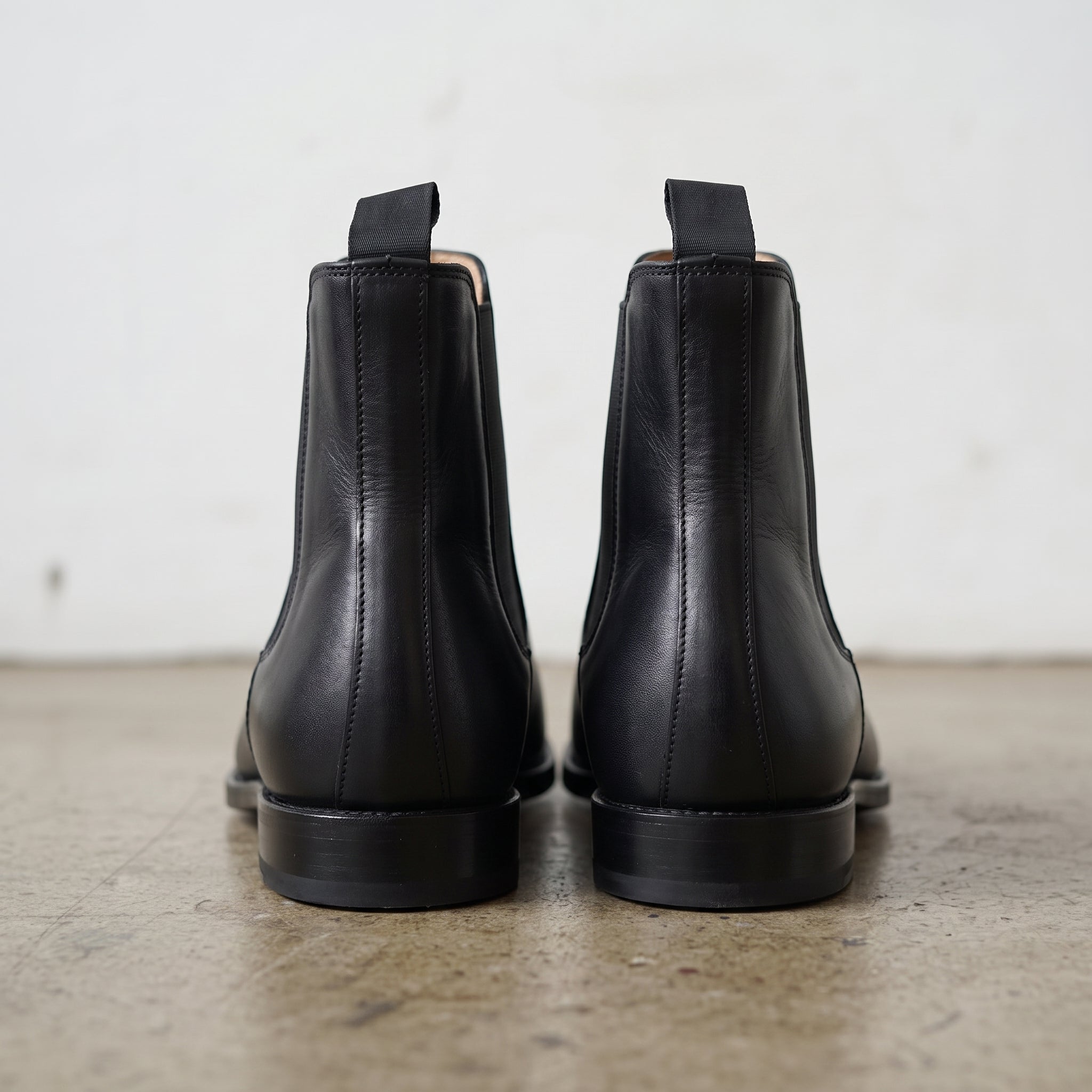 Men's Black Plain-Toe Leather Chelsea Boots — Allan