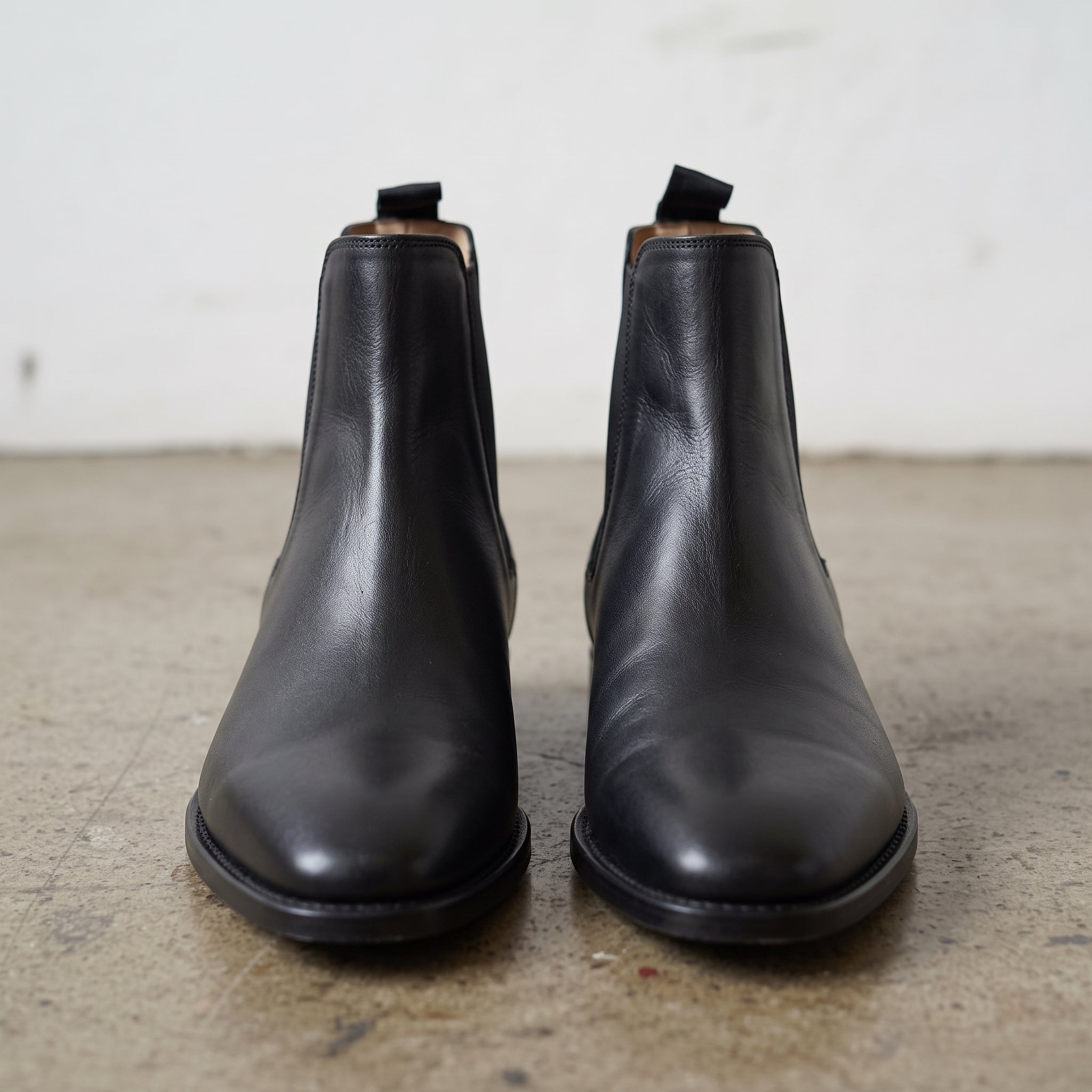 Men's Black Plain-Toe Leather Chelsea Boots — Allan