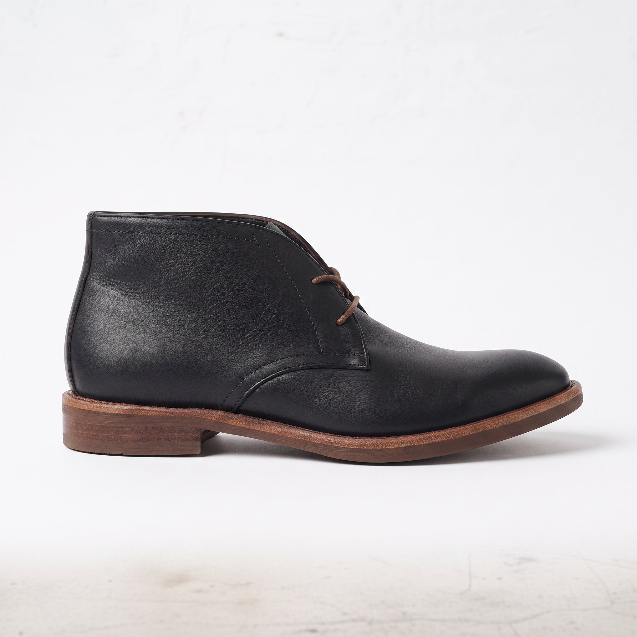 Men's Black Plain-Toe Leather Chukka Boots — Balfour