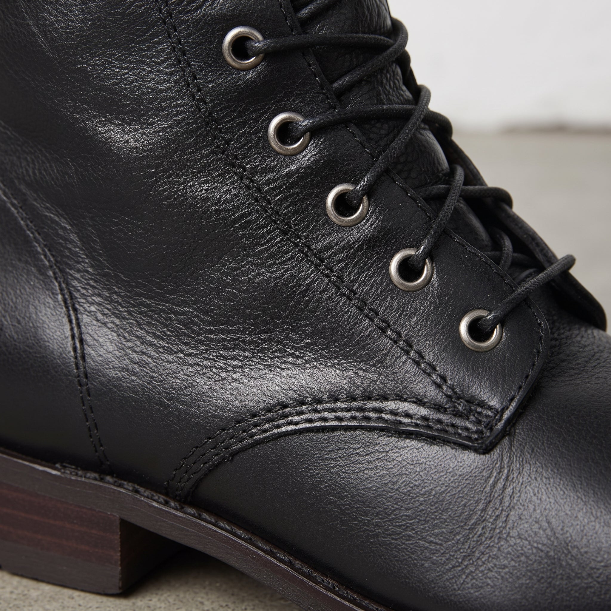 Men's Black Plain-Toe Leather Combat Boots — Henshall