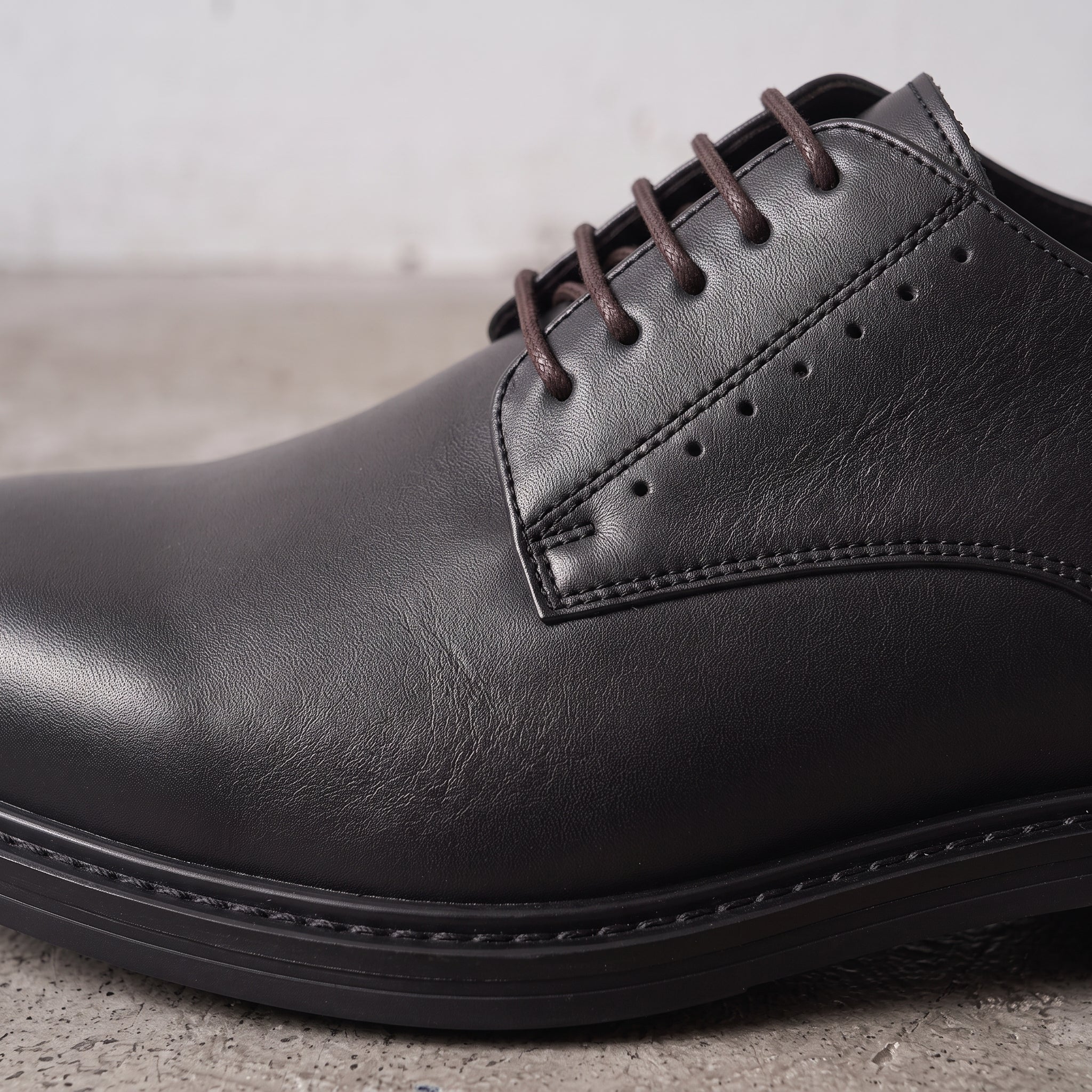 Men's Black Plain-Toe Leather Derby Shoes — Hiscott
