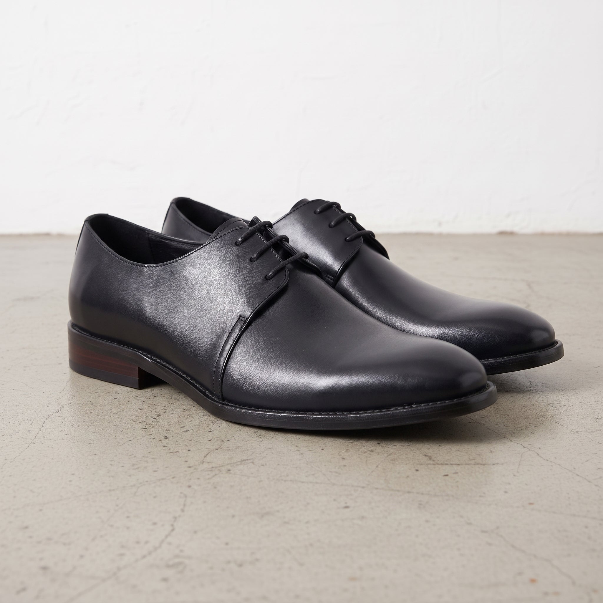Men's Black Plain-Toe Leather Derbys — Alvaston