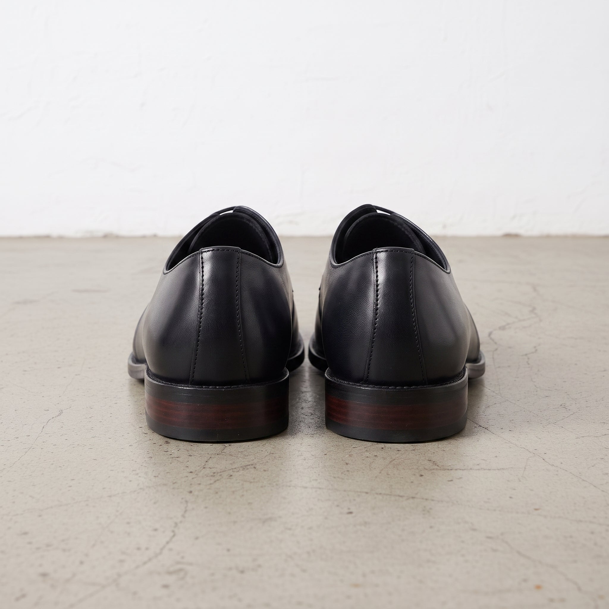 Men's Black Plain-Toe Leather Derbys — Alvaston