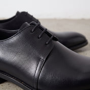 Men's Black Plain-Toe Leather Derbys — Alvaston