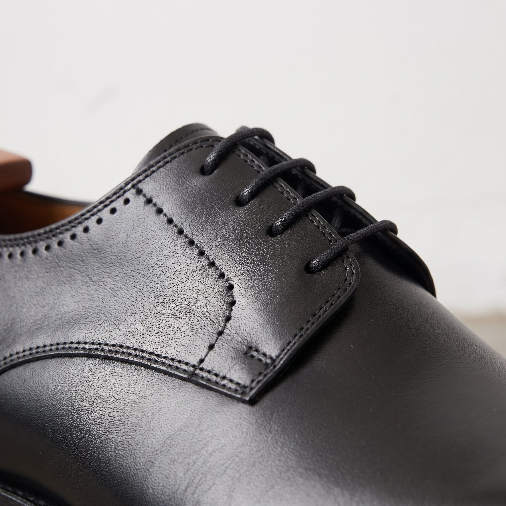Men's Black Plain-Toe Leather Derbys — Hartwell