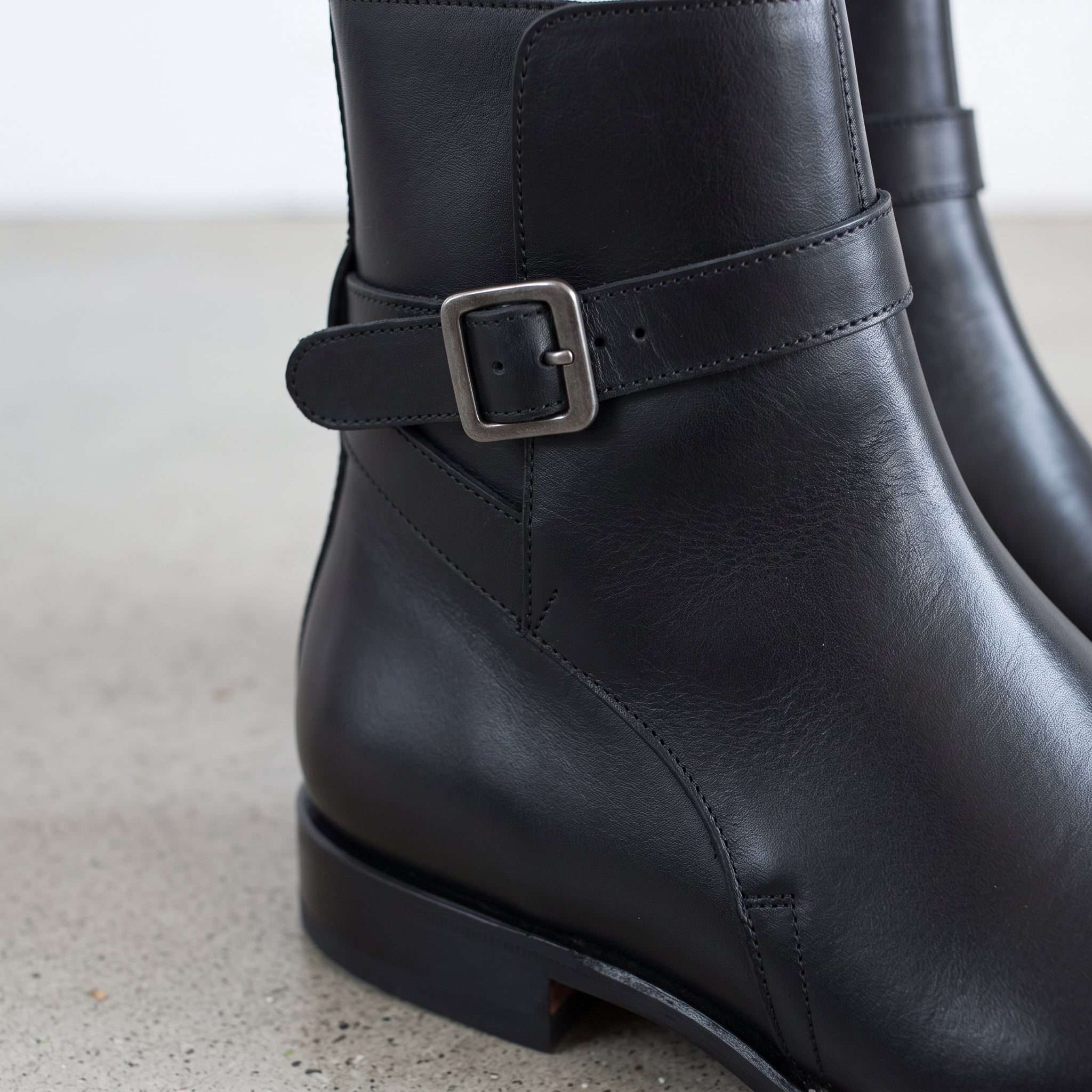 Men's Black Plain-Toe Leather Jodhpur Boots — Alcombe