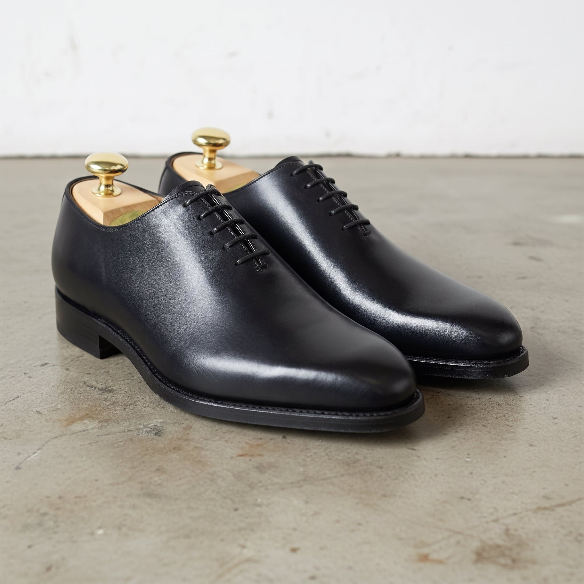 Men's Black Plain-Toe Leather Oxfords — Barlaston