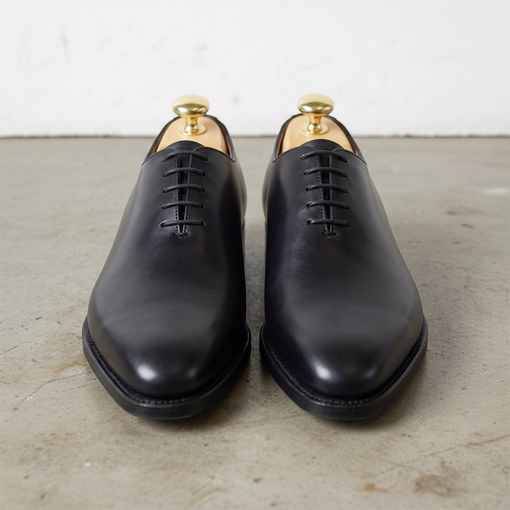 Men's Black Plain-Toe Leather Oxfords — Barlaston