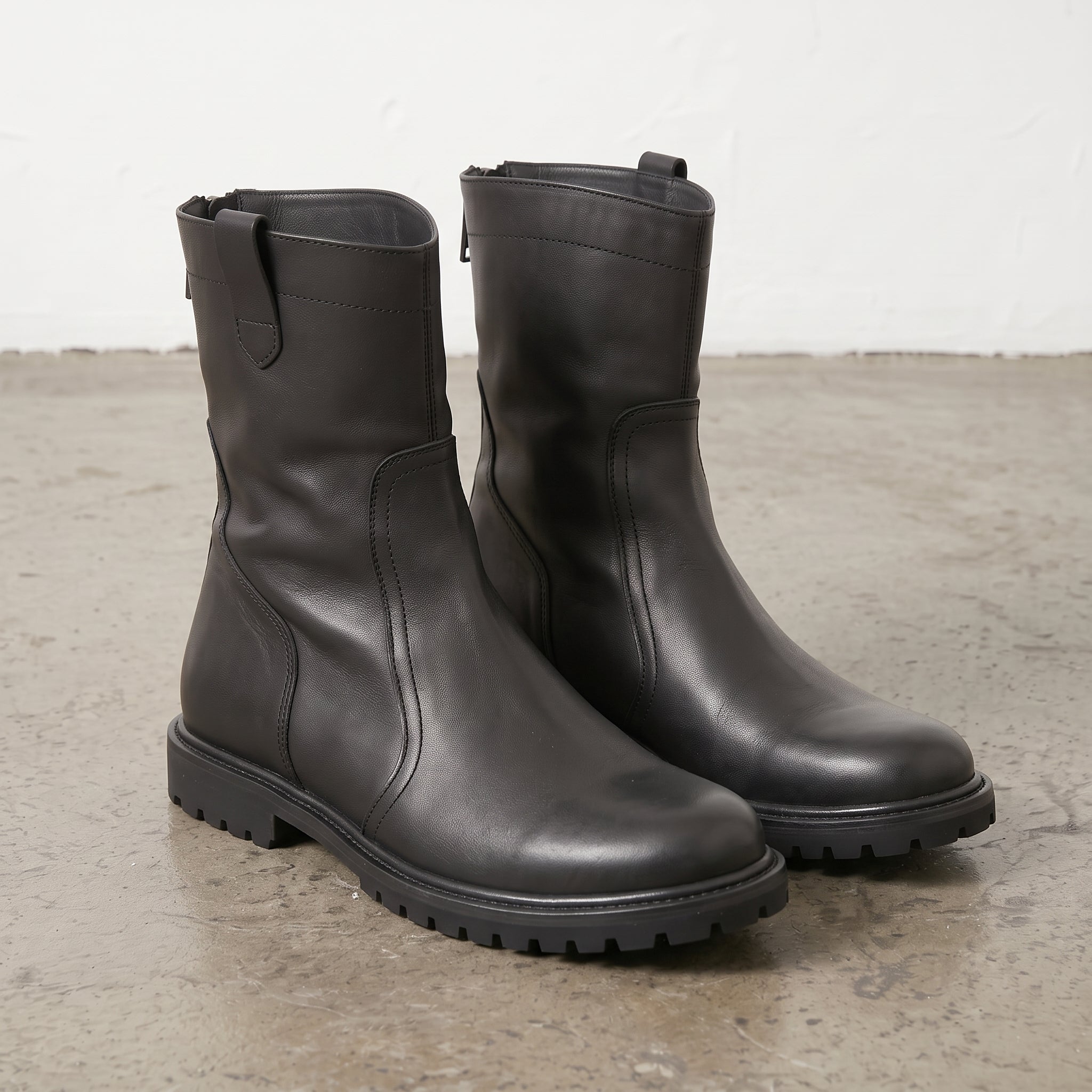 Men's Black Plain-Toe Leather Pull-On Boots — Cawley
