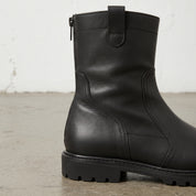 Men's Black Plain-Toe Leather Pull-On Boots — Cawley