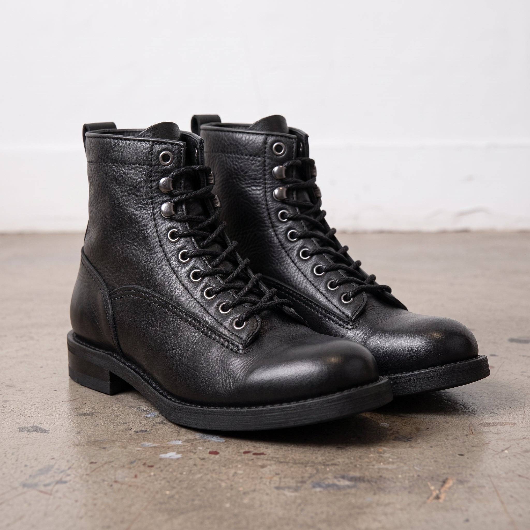 Men's Black Plain-Toe Pebbled Leather Lace-Up Boots — Ledbury