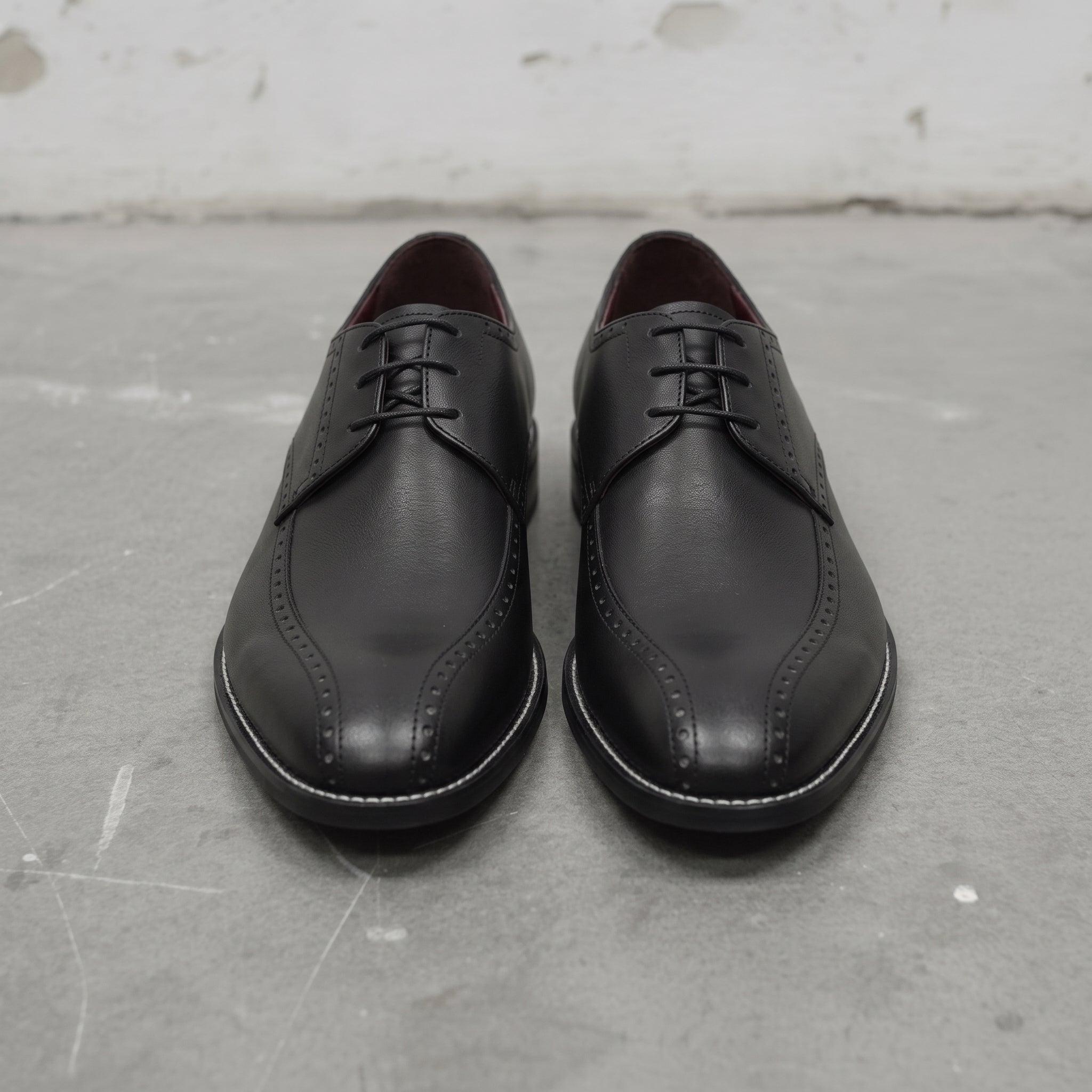 Men's Black Apron-Toe Leather Derby Shoes — Falkirk