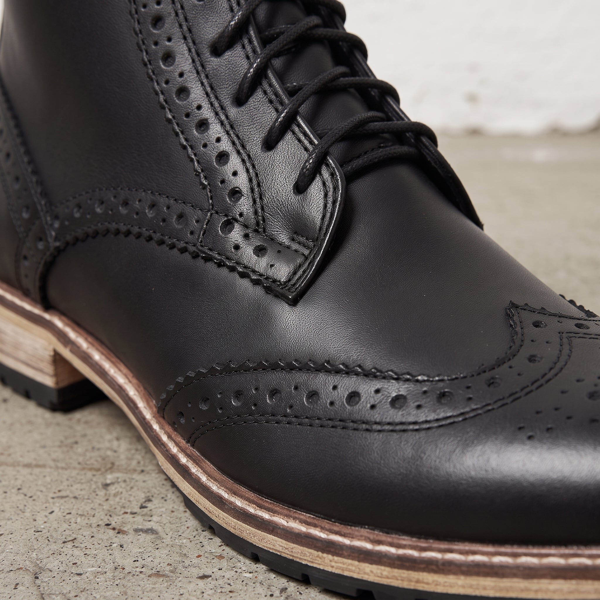 Men's Black Wingtip Leather Derby Boots — Kemsley