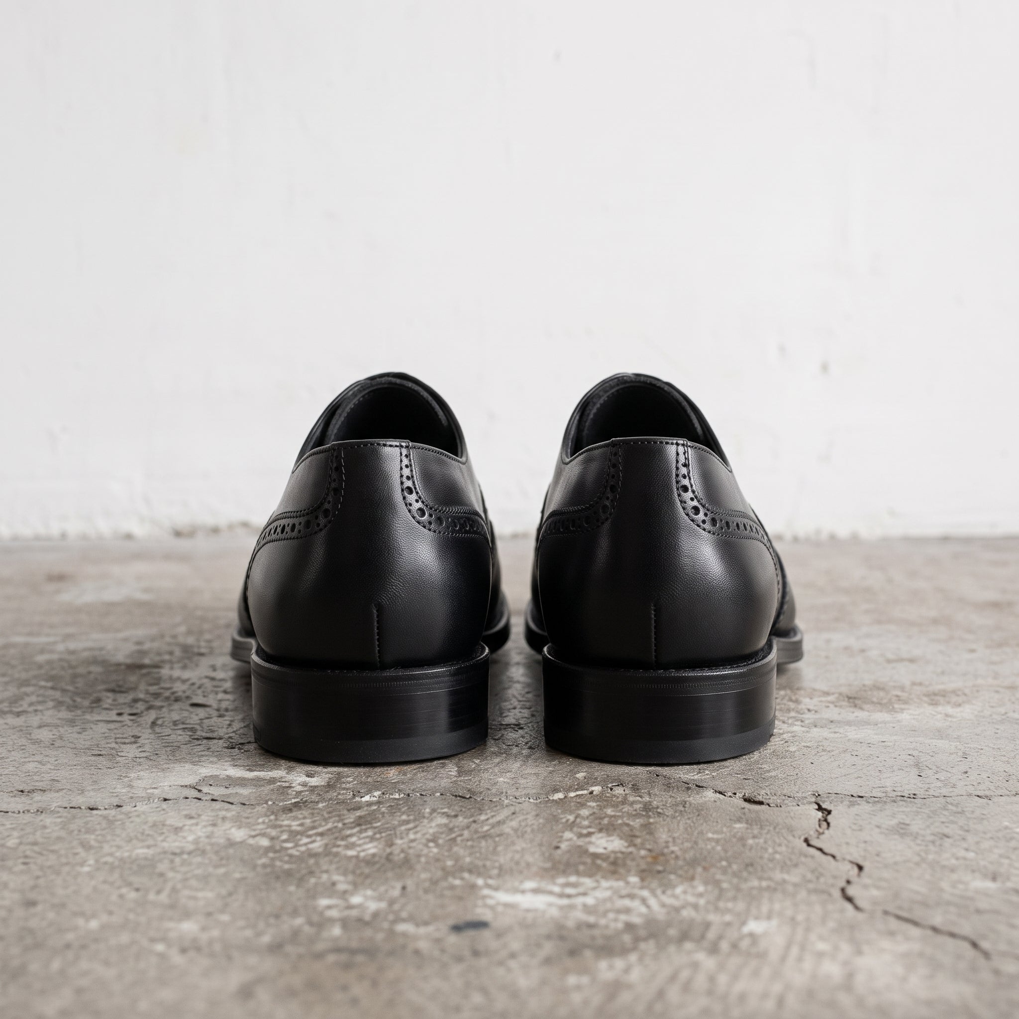 Men's Black Wingtip Pebbled Leather Derby Brogues — Baines