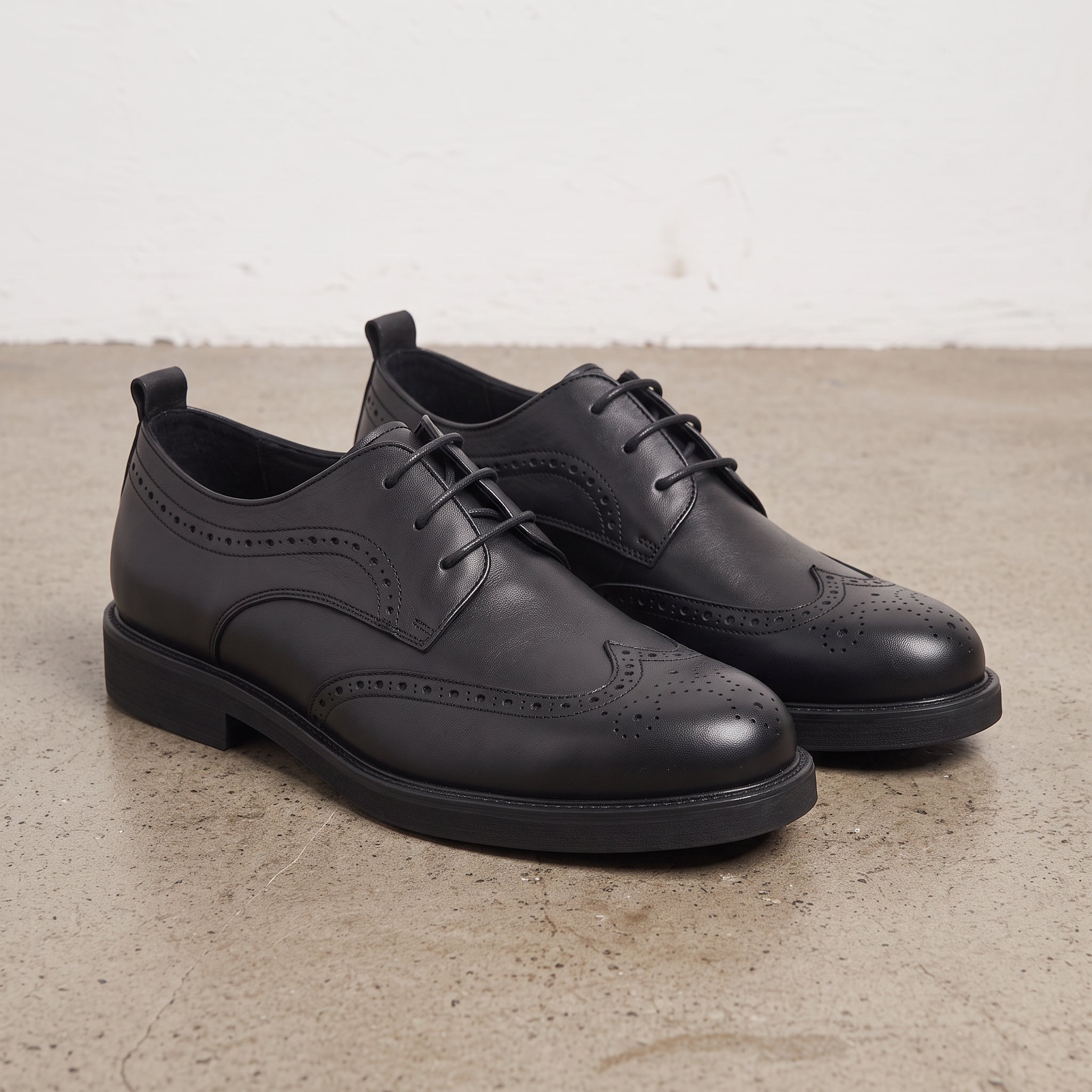 Men's Black Wingtip Leather Derbys — Ashcott