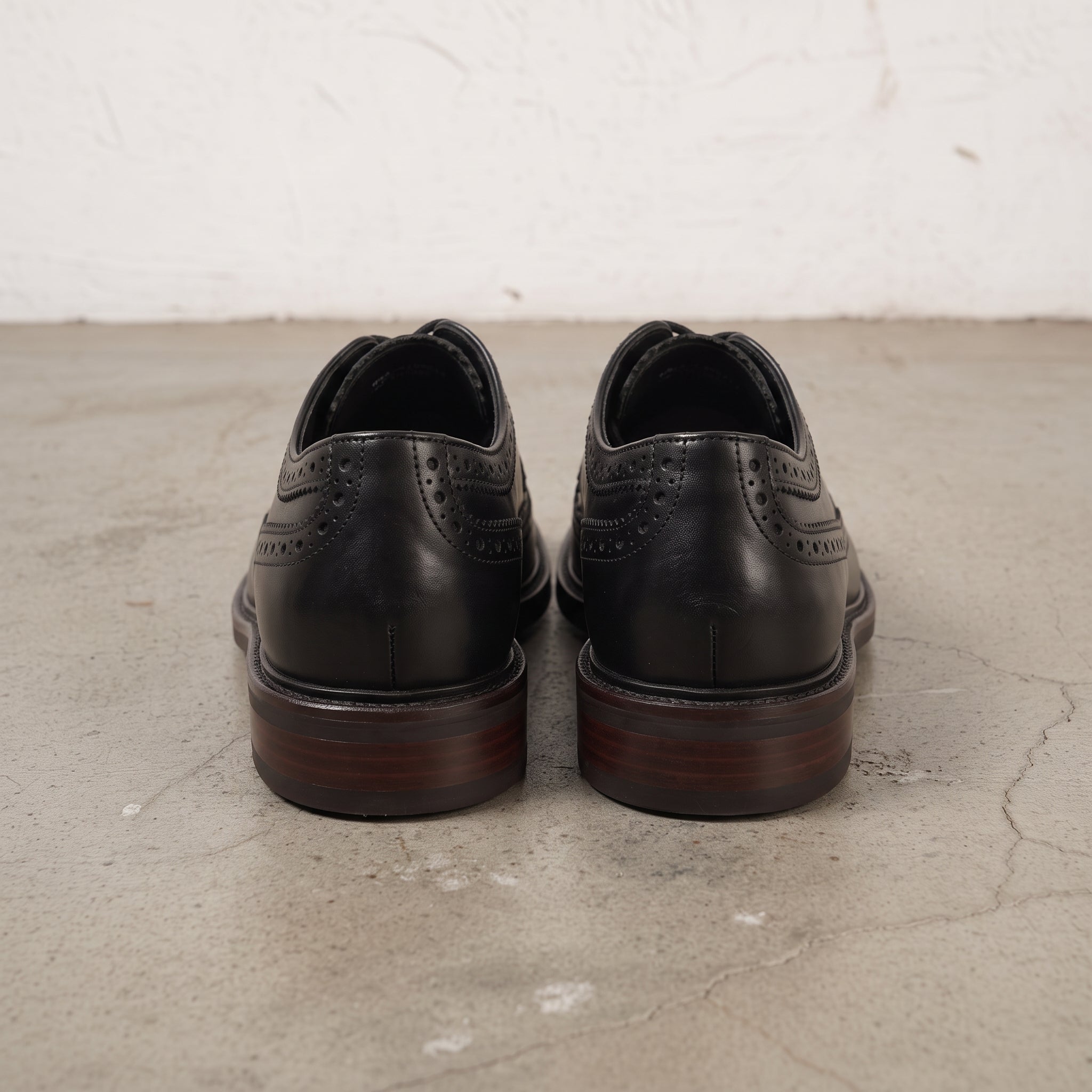 Men's Black Wingtip Leather Derbys — Farsley