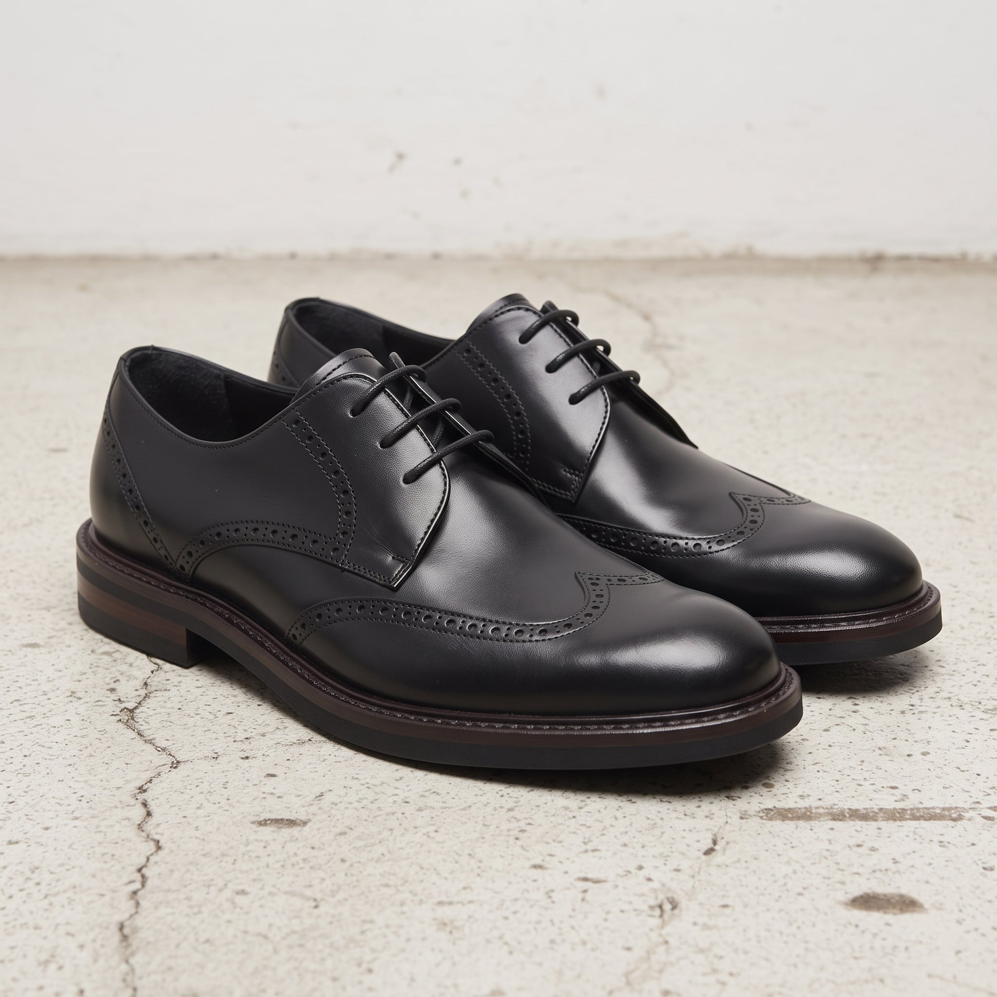 Men's Black Wingtip Leather Derbys — Windsor