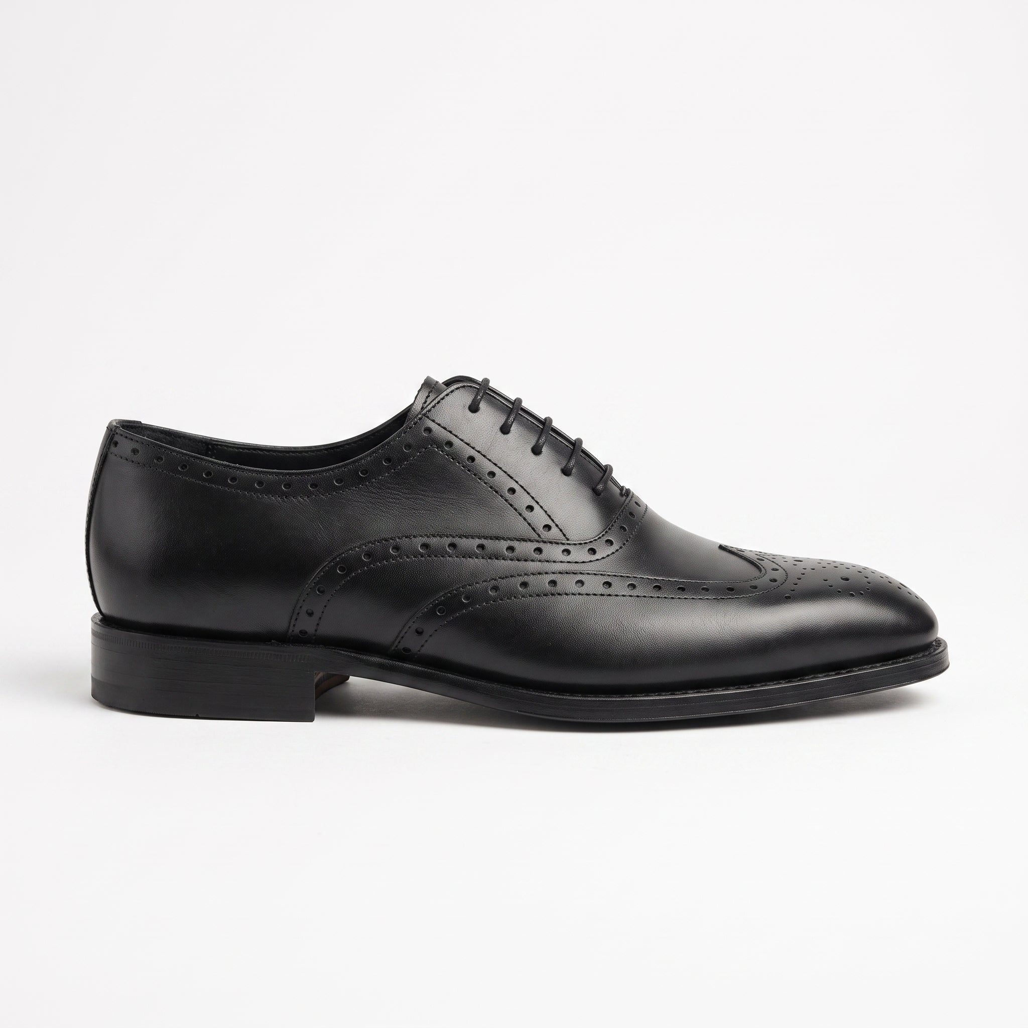 Men's Black Wingtip Leather Oxfords — Amerton
