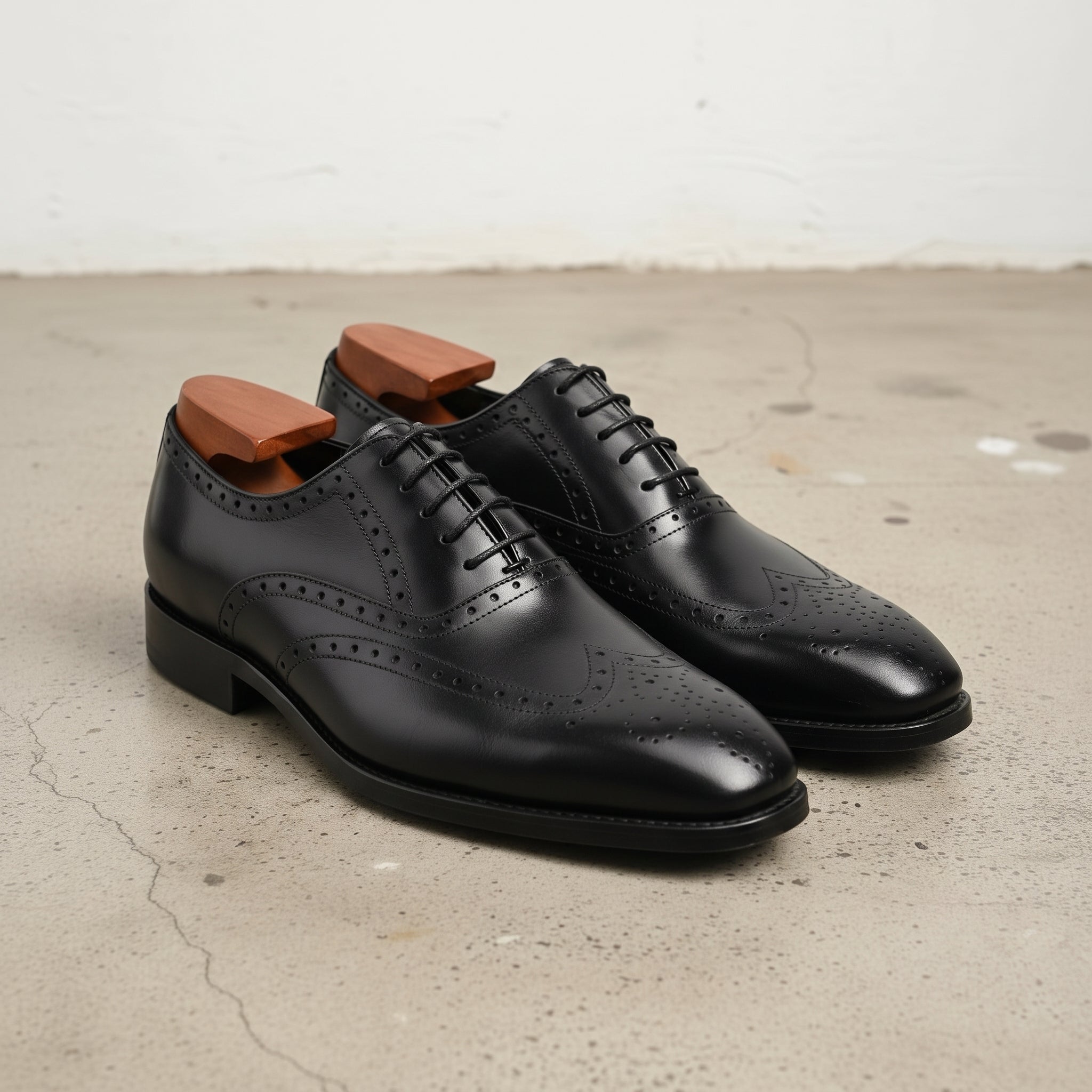 Men's Black Wingtip Leather Oxfords — Amerton