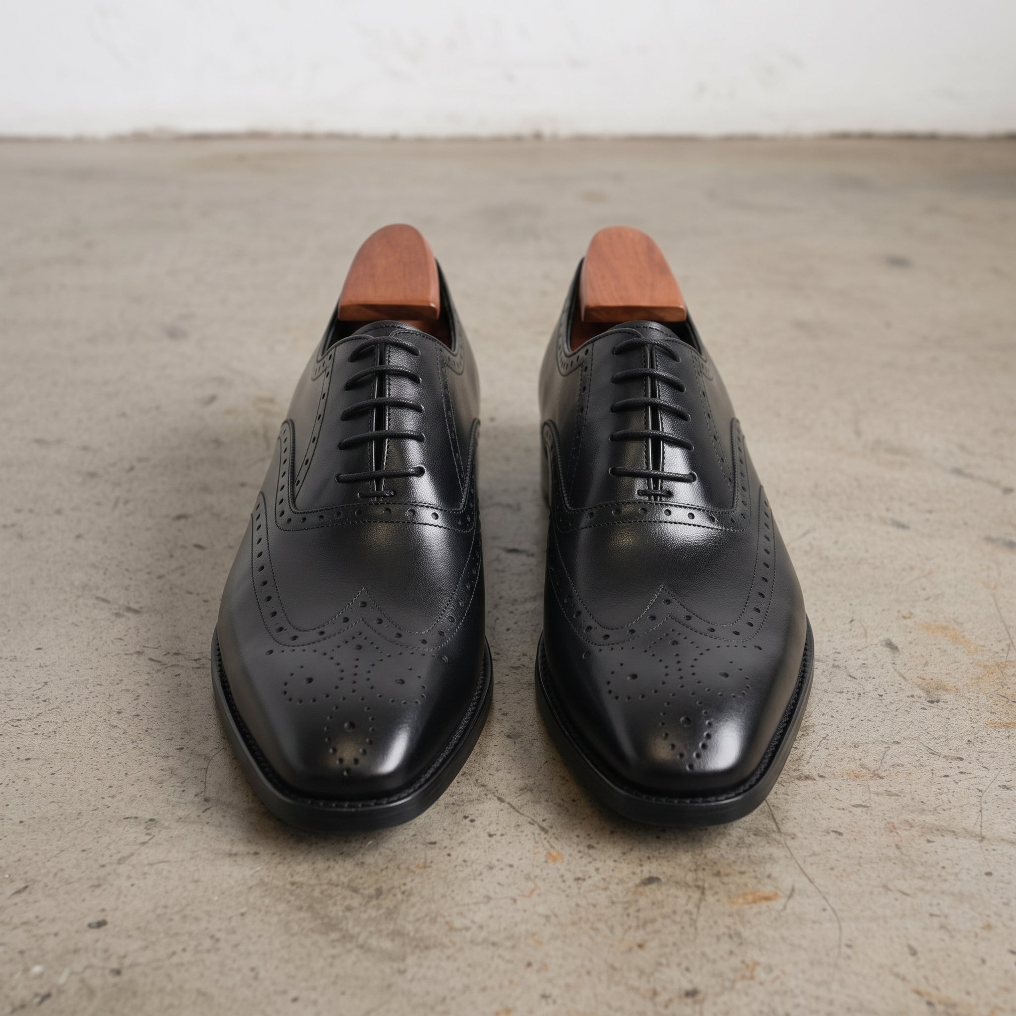Men's Black Wingtip Leather Oxfords — Amerton