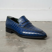 Mens blue Alligators shoes, crocodile embossed Leather moccasins - detail-view-showing-texture