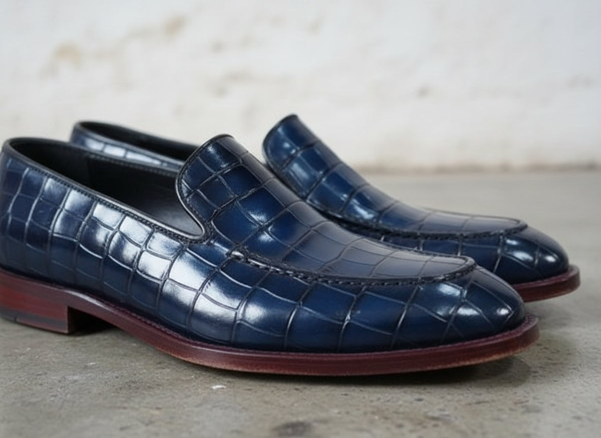 Mens Blue Crocodile Dress shoes, Men blue Alligators patterned shoes - detail-view-showing-texture