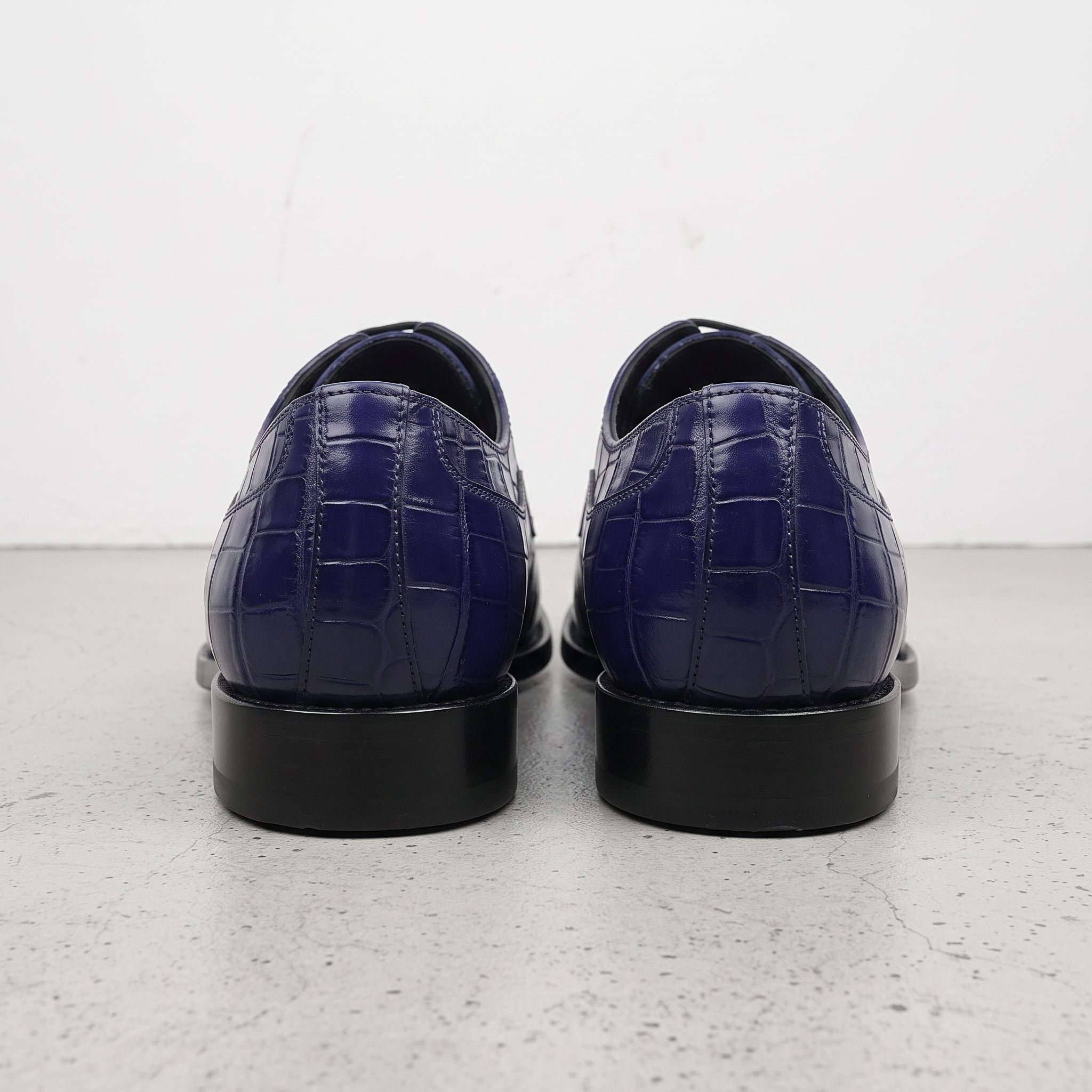 Men's Blue Plain-Toe Alligator-Embossed Leather Derbys — Gidley