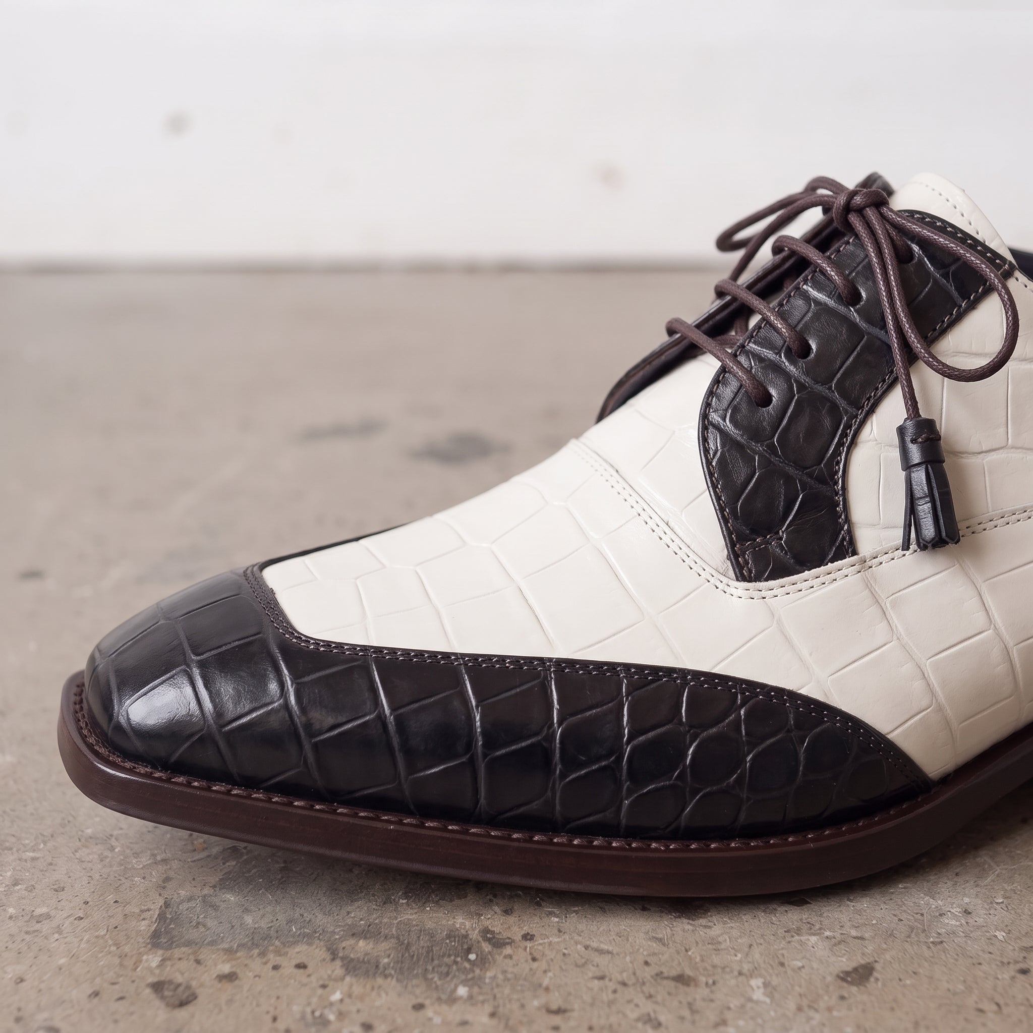 Men's Black and Off-White Crocodile-Embossed Leather Spectator Derby Shoes — Birkdale
