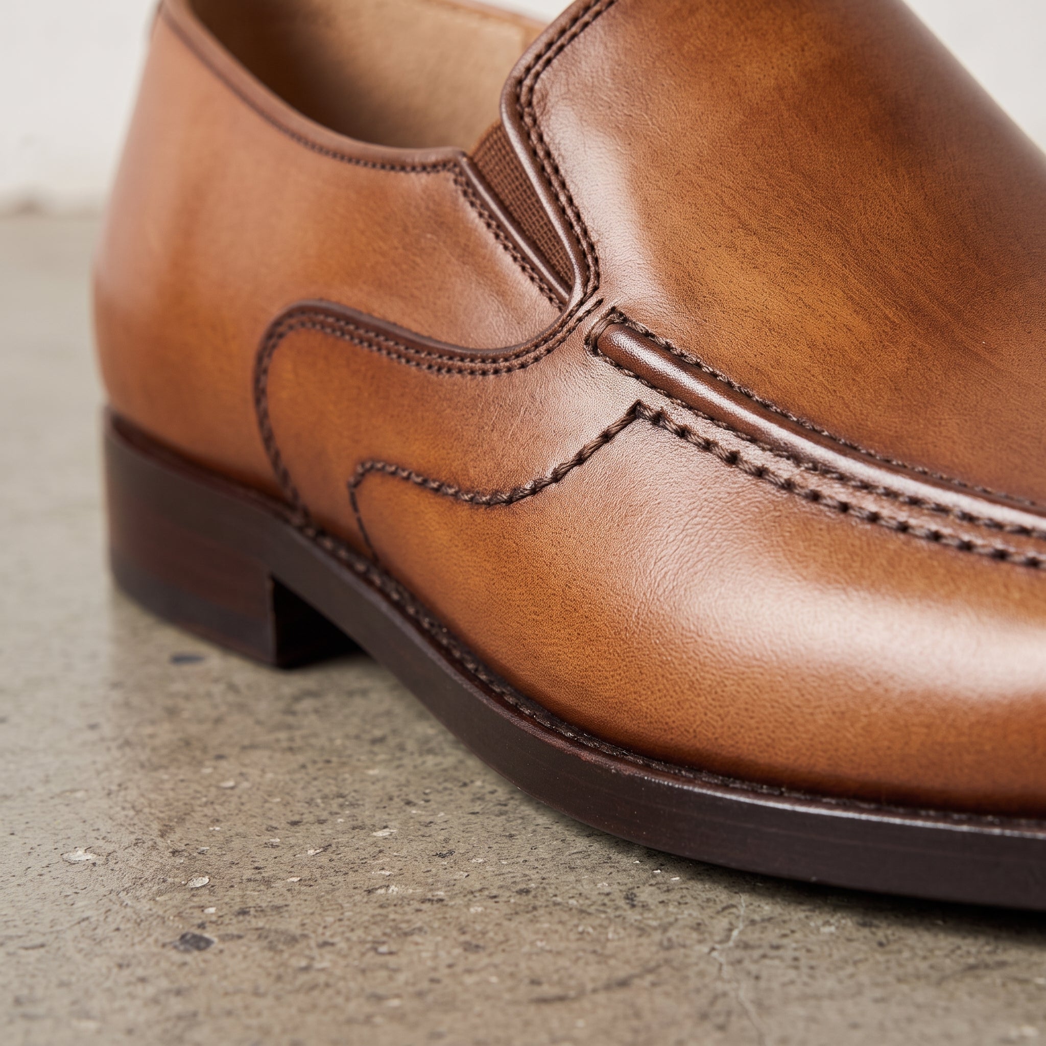 Men's Brown Apron-Toe Leather Loafers — Hargreaves