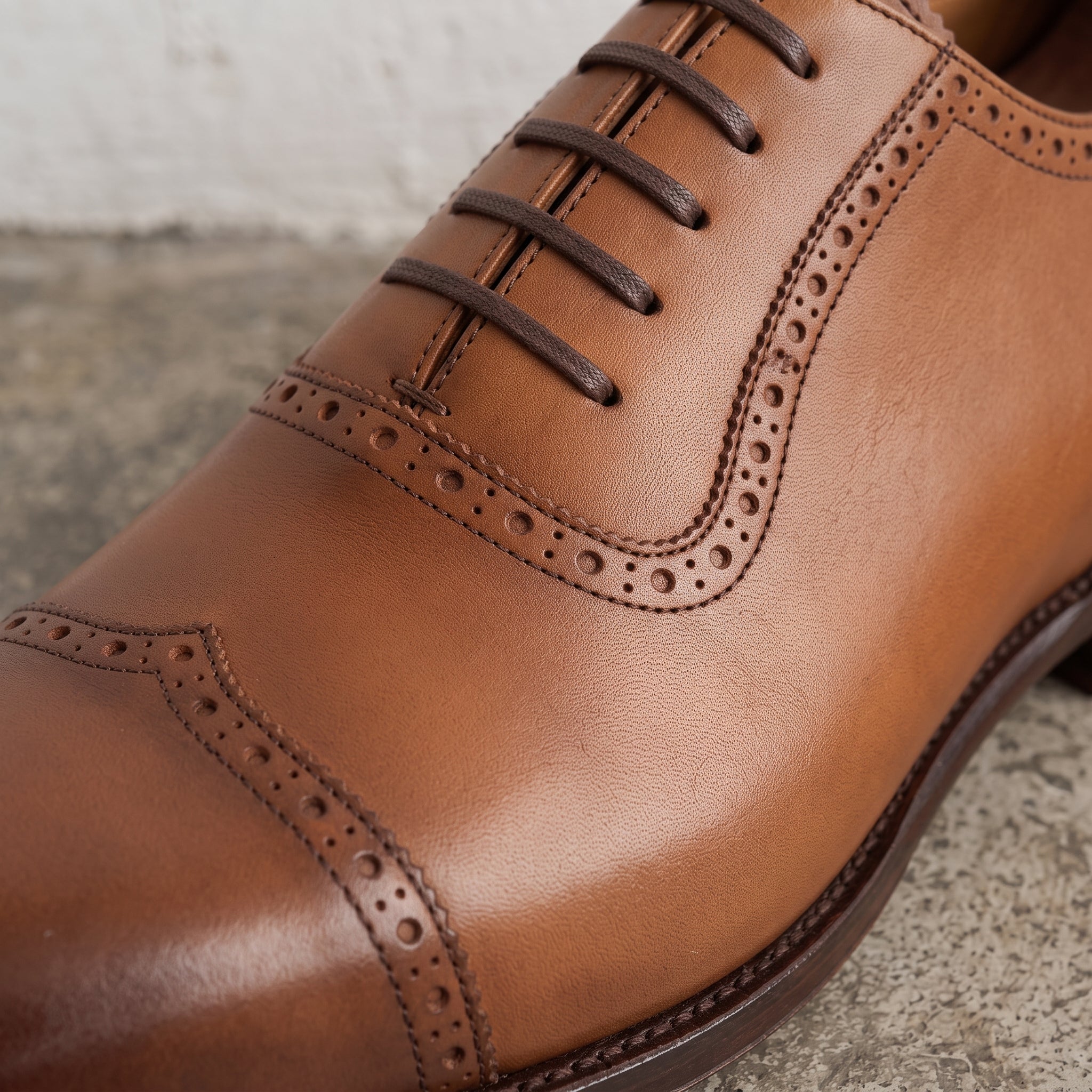 Men's Brown Cap-Toe Brogue Leather Oxfords — Beachampton