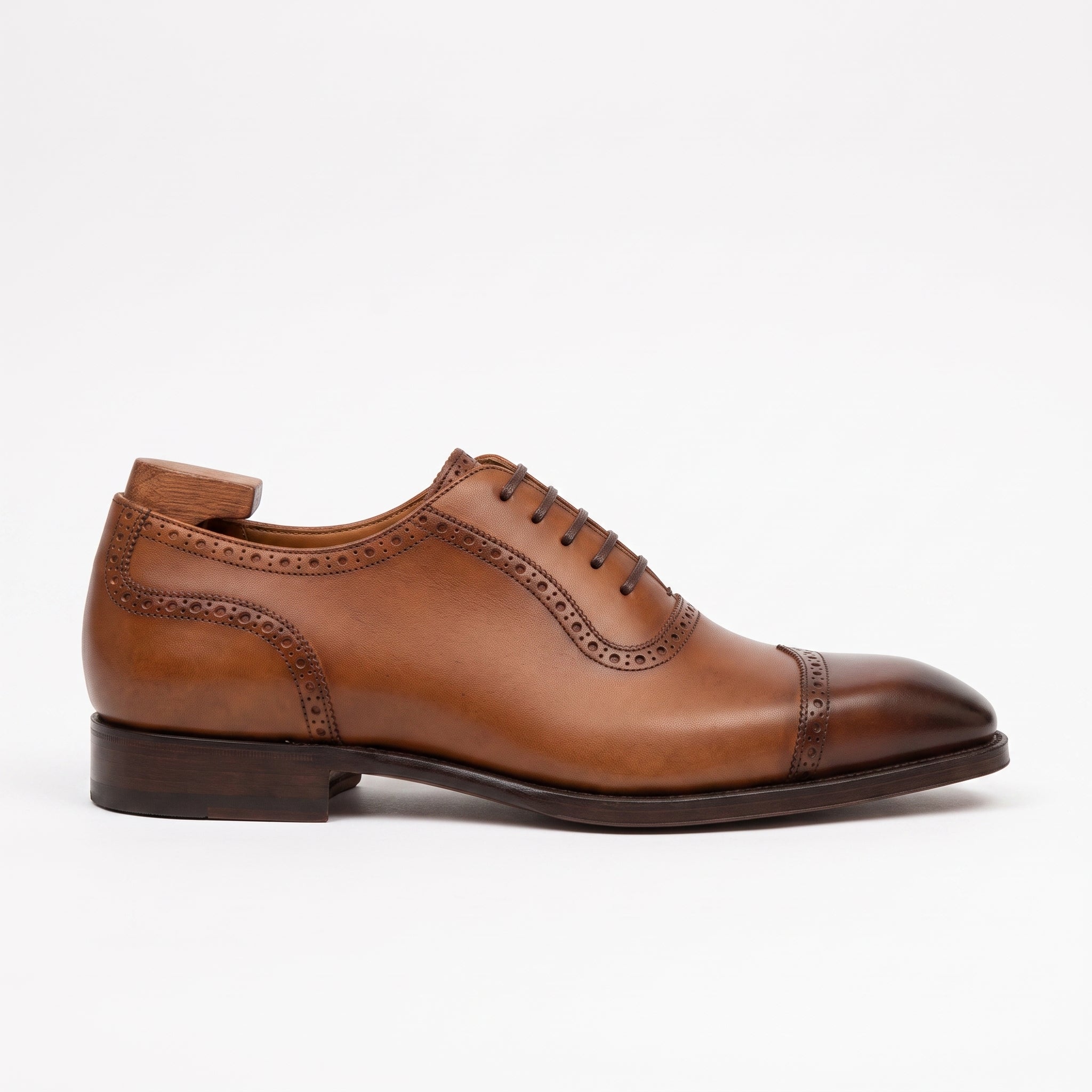 Men's Brown Cap-Toe Brogue Leather Oxfords — Beachampton